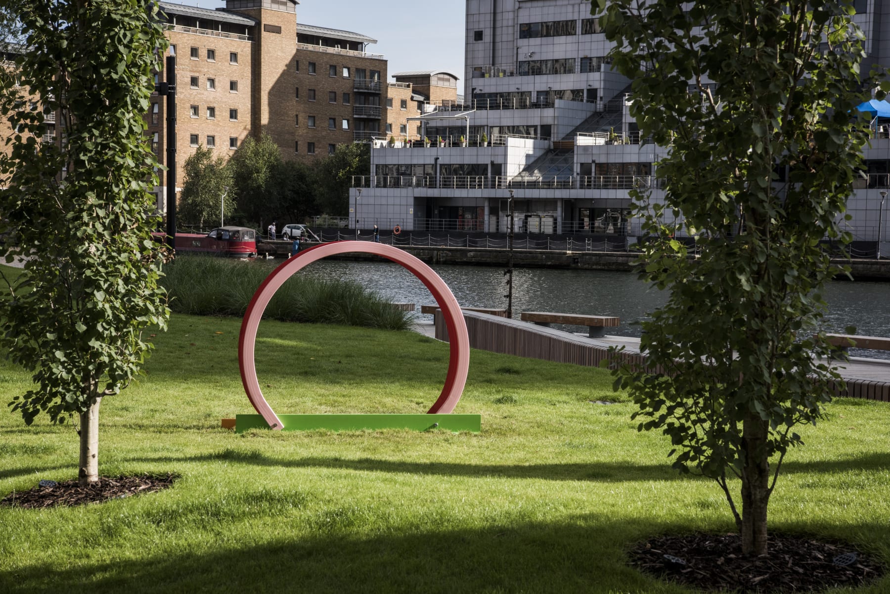 Cedric Christie, Kiss in the City, 2021