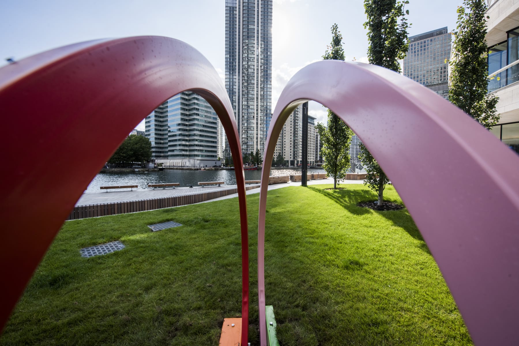 Cedric Christie, Kiss in the City, 2021