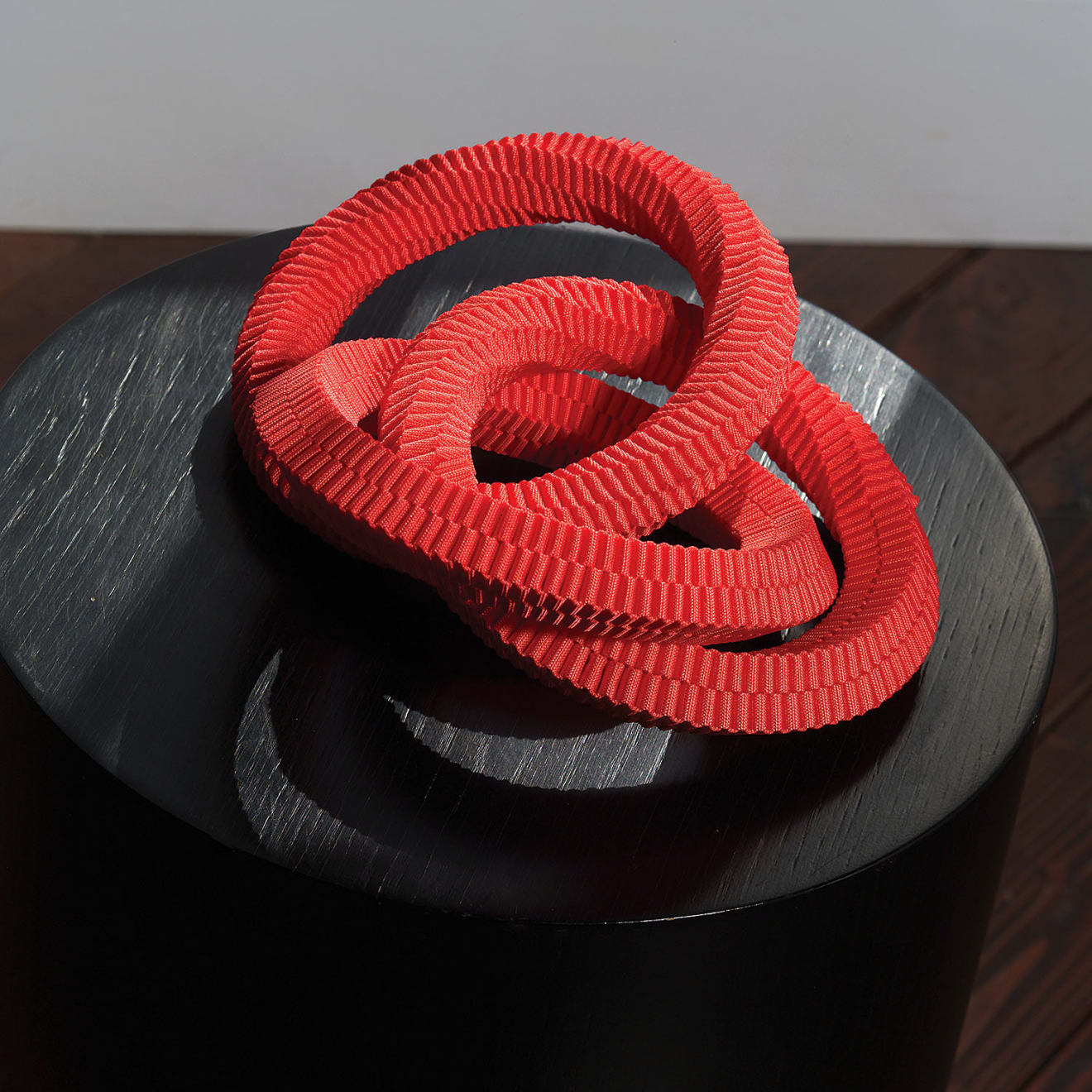 Keiji Nio, Red Border, 2004