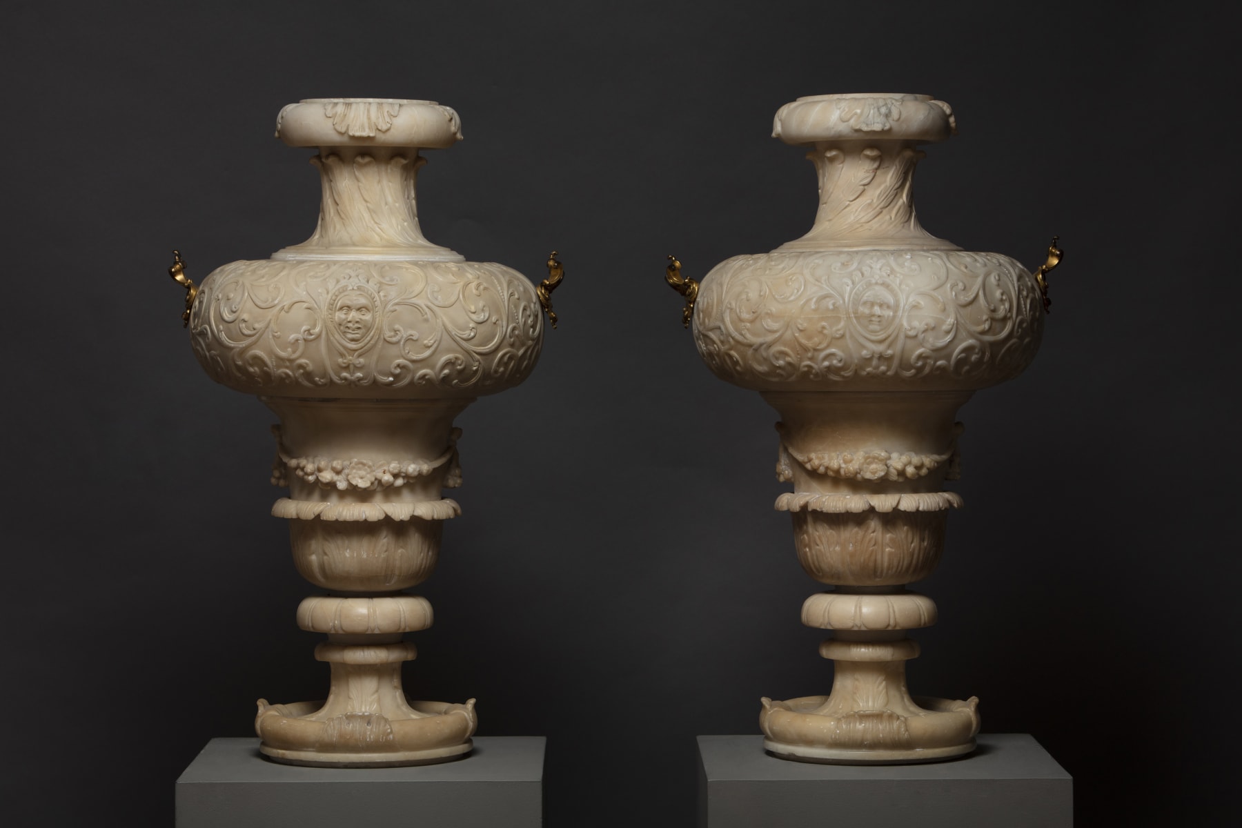 Pair of alabaster and gilt bronze vases, 1810/20 ca.