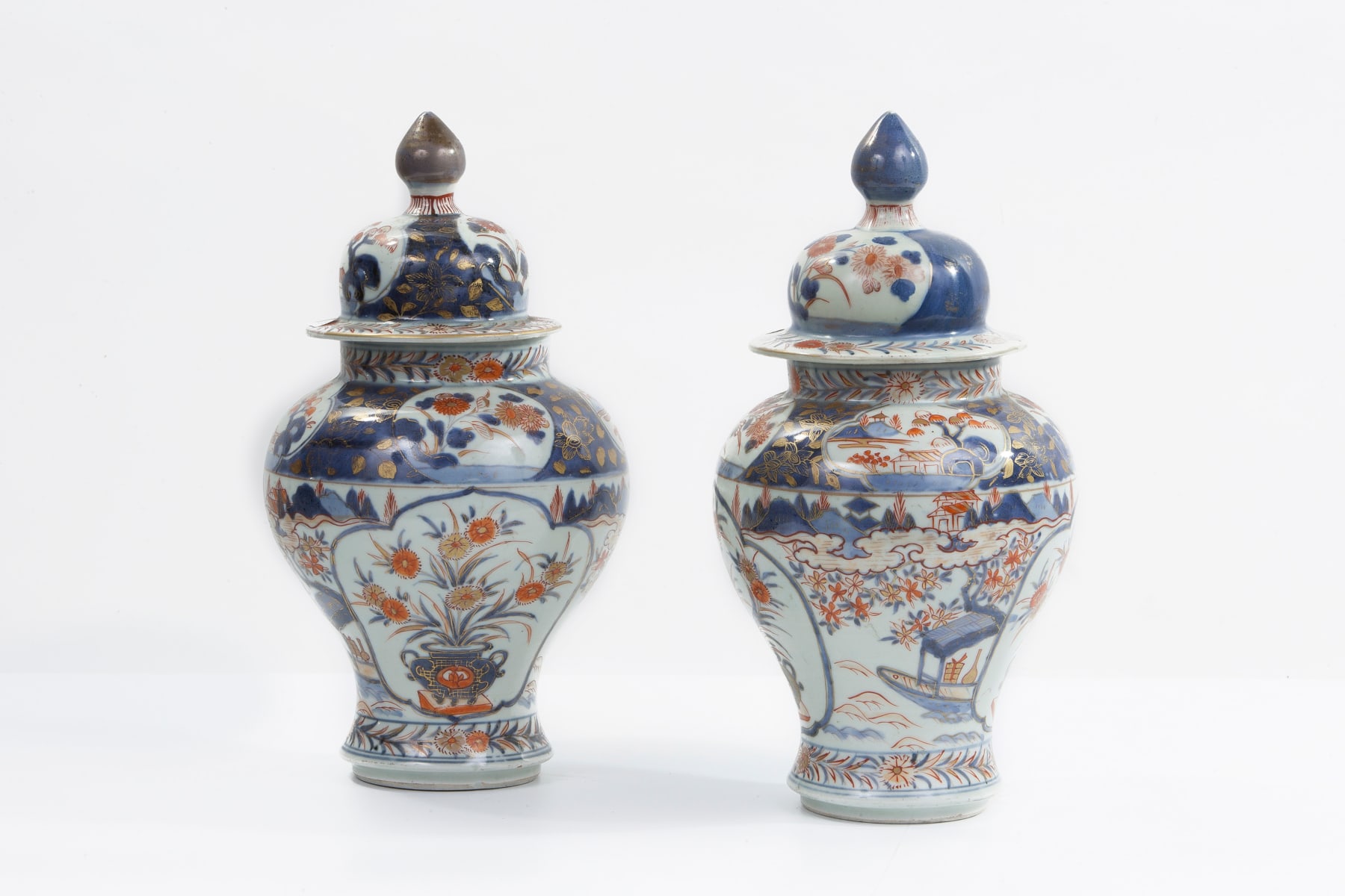 pair of Potiches, Imari XIX century