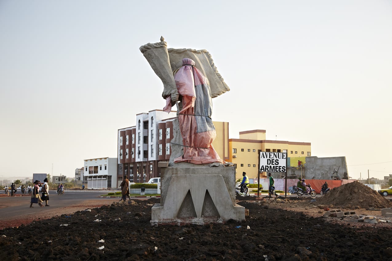 François-Xavier Gbré, Le voile, Mali Militari, Sotuba, Bamako, Mali, 2011