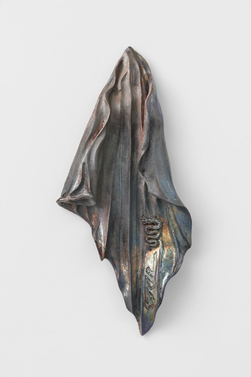 Bella Hunt & DDC, Drapé blanc I, 2023