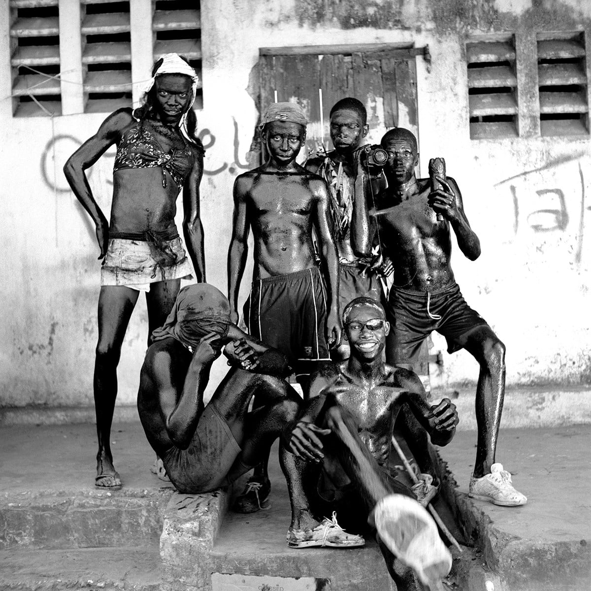 Leah Gordon, Lanse Kòd | Kouvre Fe (Rope-Throwers | Curfew), 2009