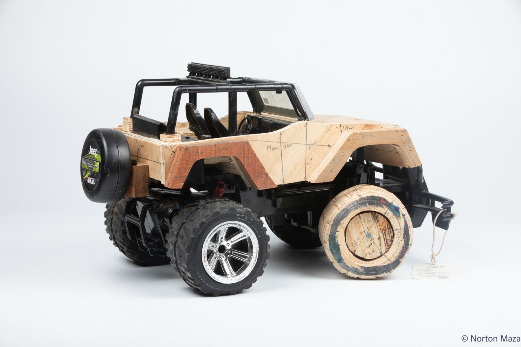 Norton Maza, La Necesidad de jugar - Jeep (The need to play - Jeep), 2023