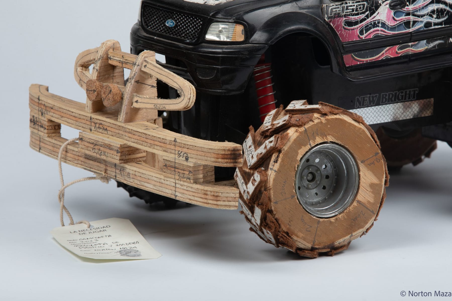 Norton Maza, La Necesidad de jugar - Camioneta 4x4 (The need to play - 4x4 Truck), 2023