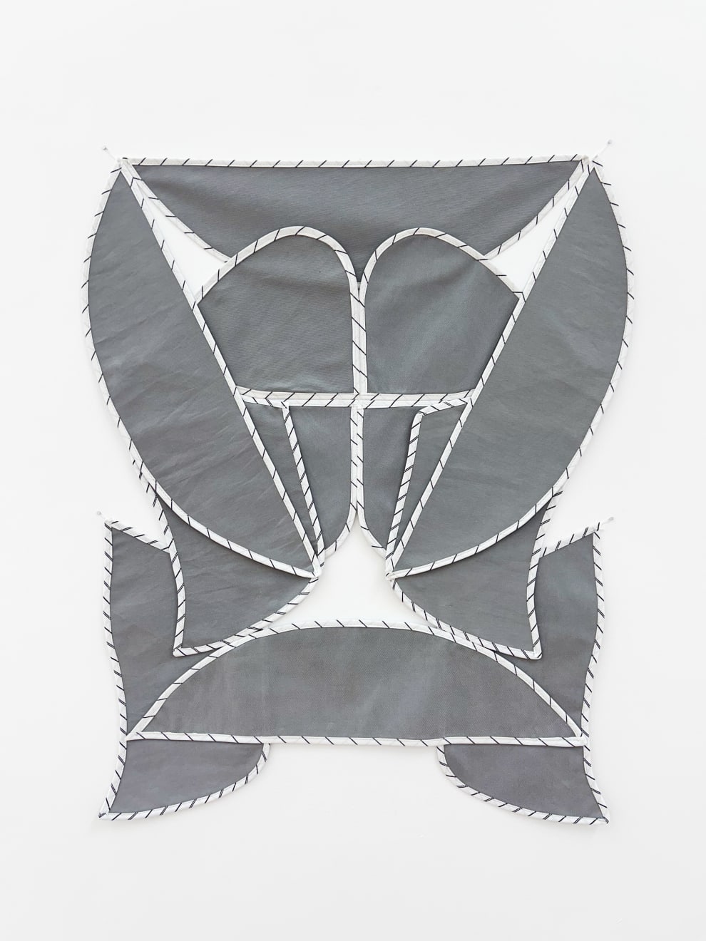 Giulia Crețulescu, From series “Folding contours into tendencies”, 2023