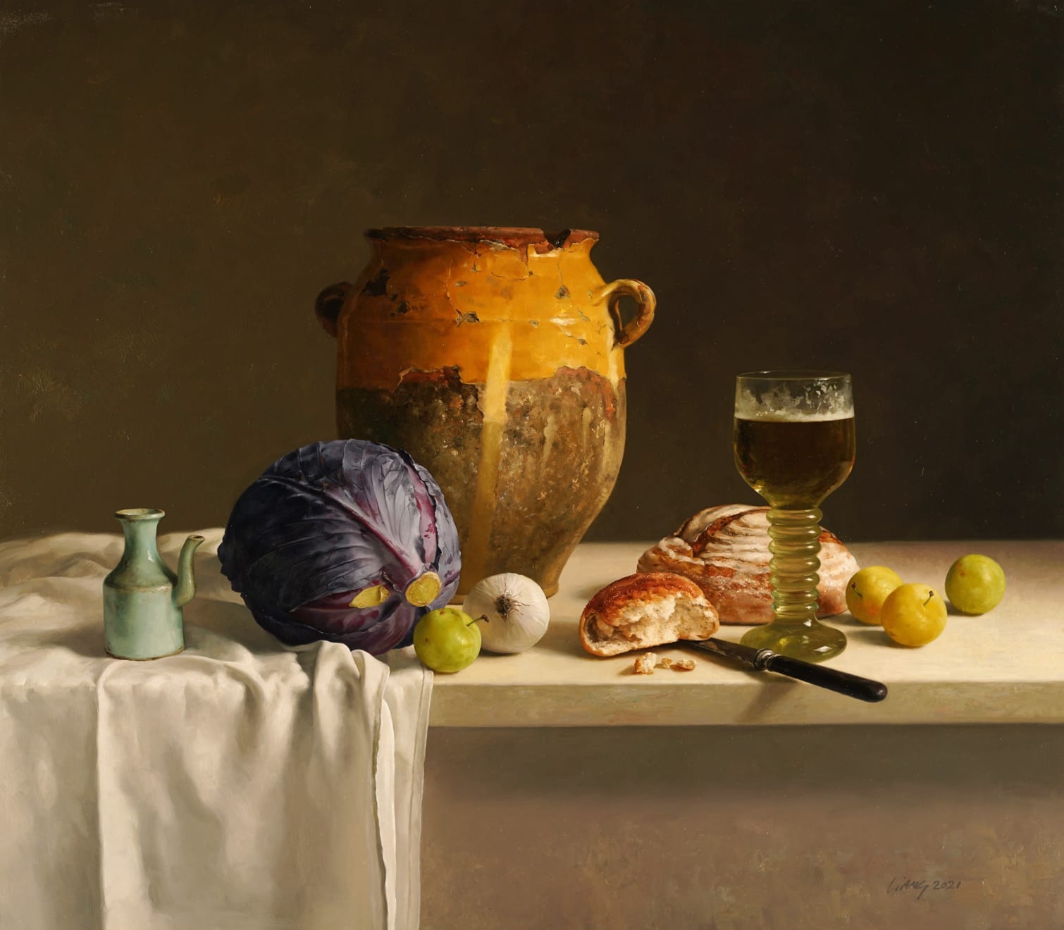 Qiangli Liang, Gele pot met rode kool, bier en brood, 2022