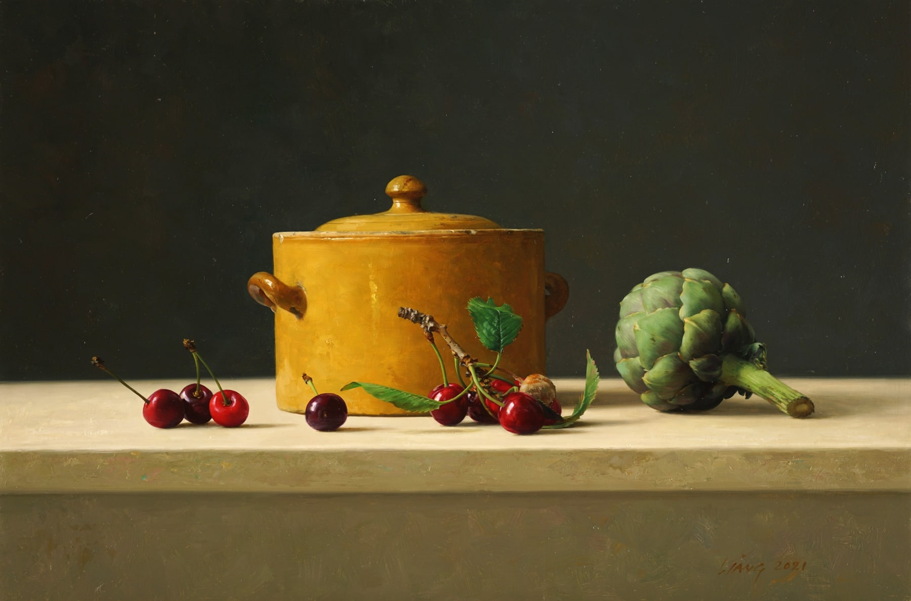 Qiangli Liang, Gele pot met kersen en artisjok, 2021