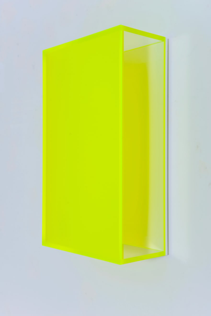 Regine Schumann, colormirror glow after satin green knokke, 2021