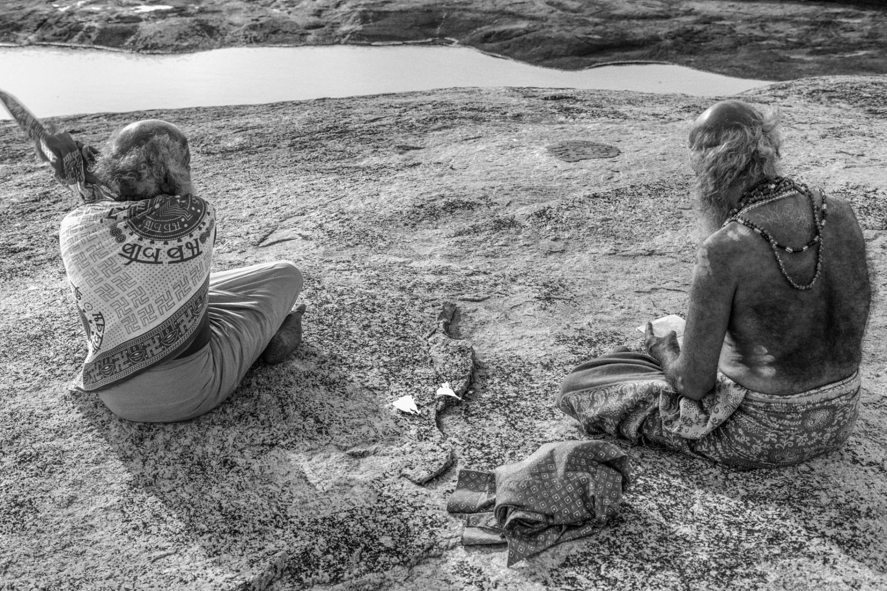 Tavish Gunasena, Swamis conduct morning prayers, 2016