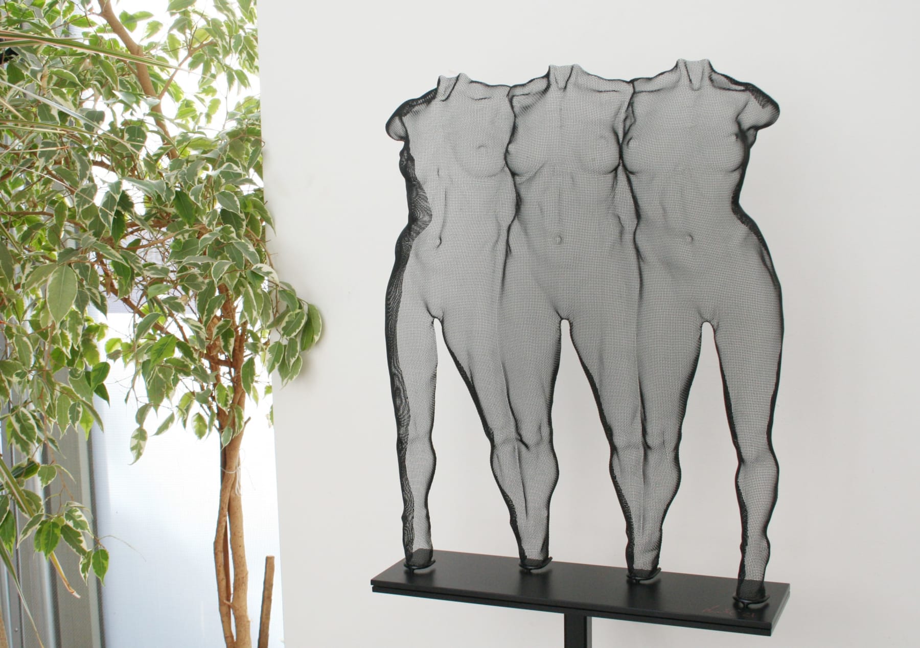 David Begbie, THRIEZE (female) w/ pedestal, 2021