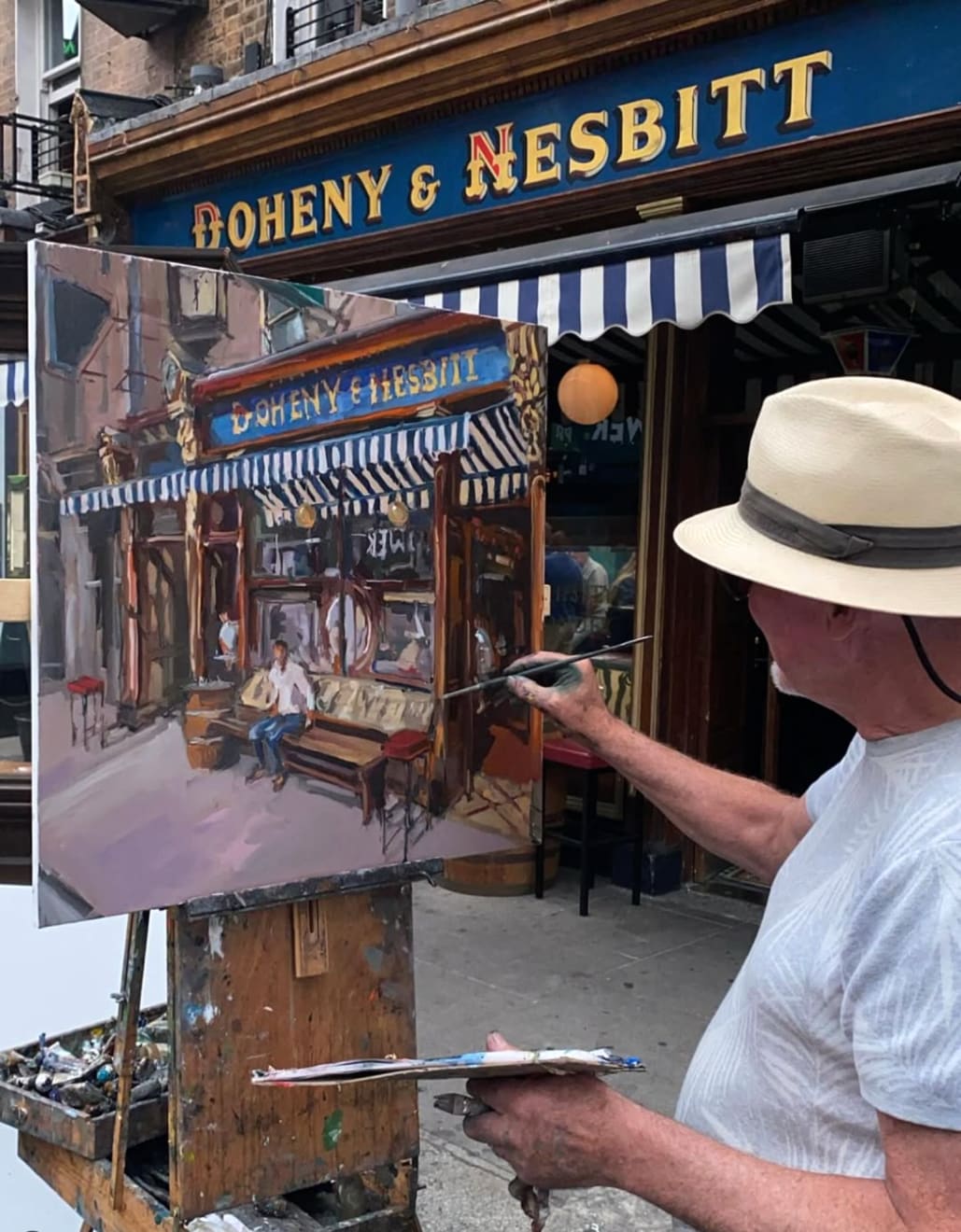Gerard_Byrne_artist_plein_air_painting_Doheny_&_Nesbitt_Baggot_Street_Dublin