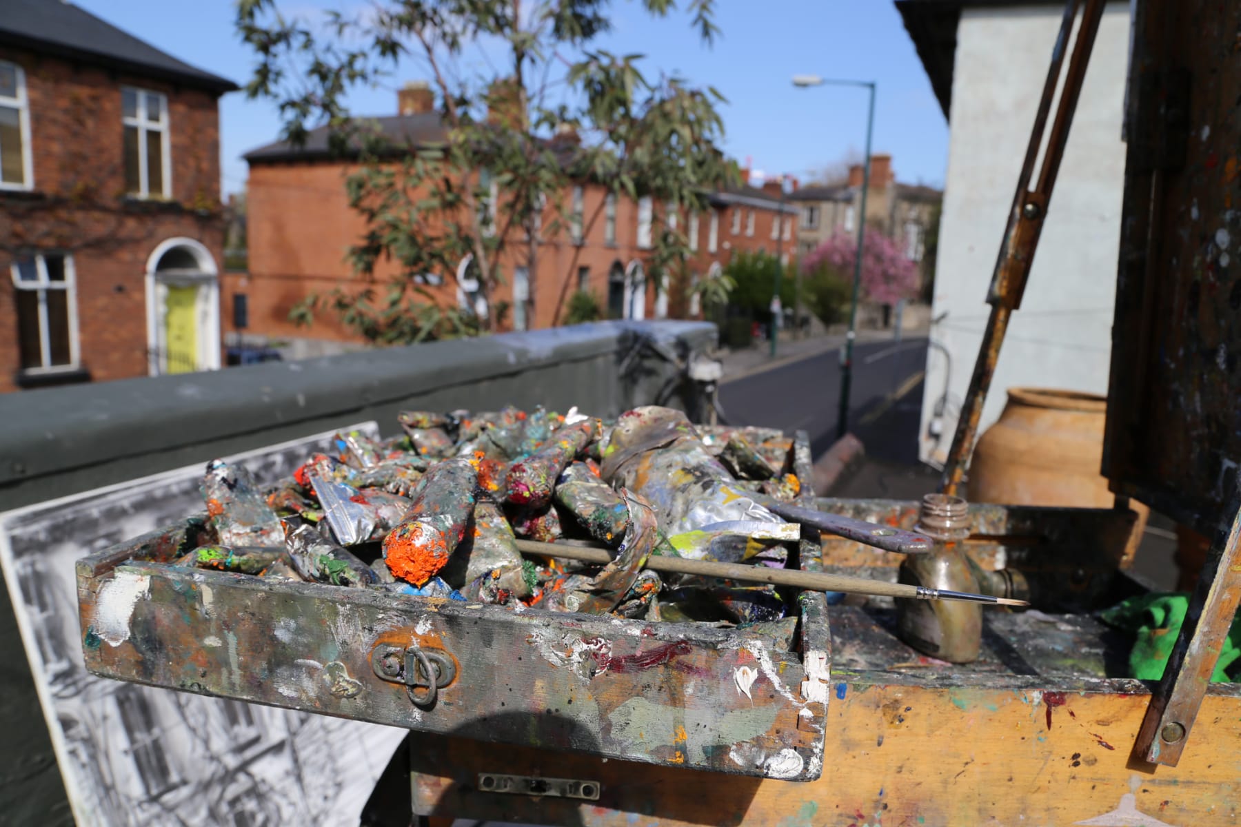 Gerard_Byrne_Irish_artist_painting_Stay_at_Home_Stay_Safe_contemporary_impressionism