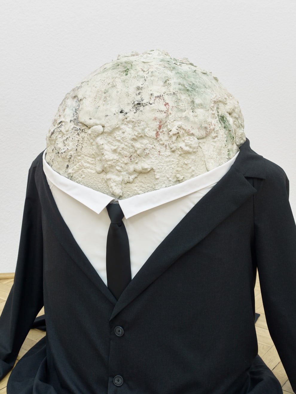 Zuzanna Czebatul, George, 2022