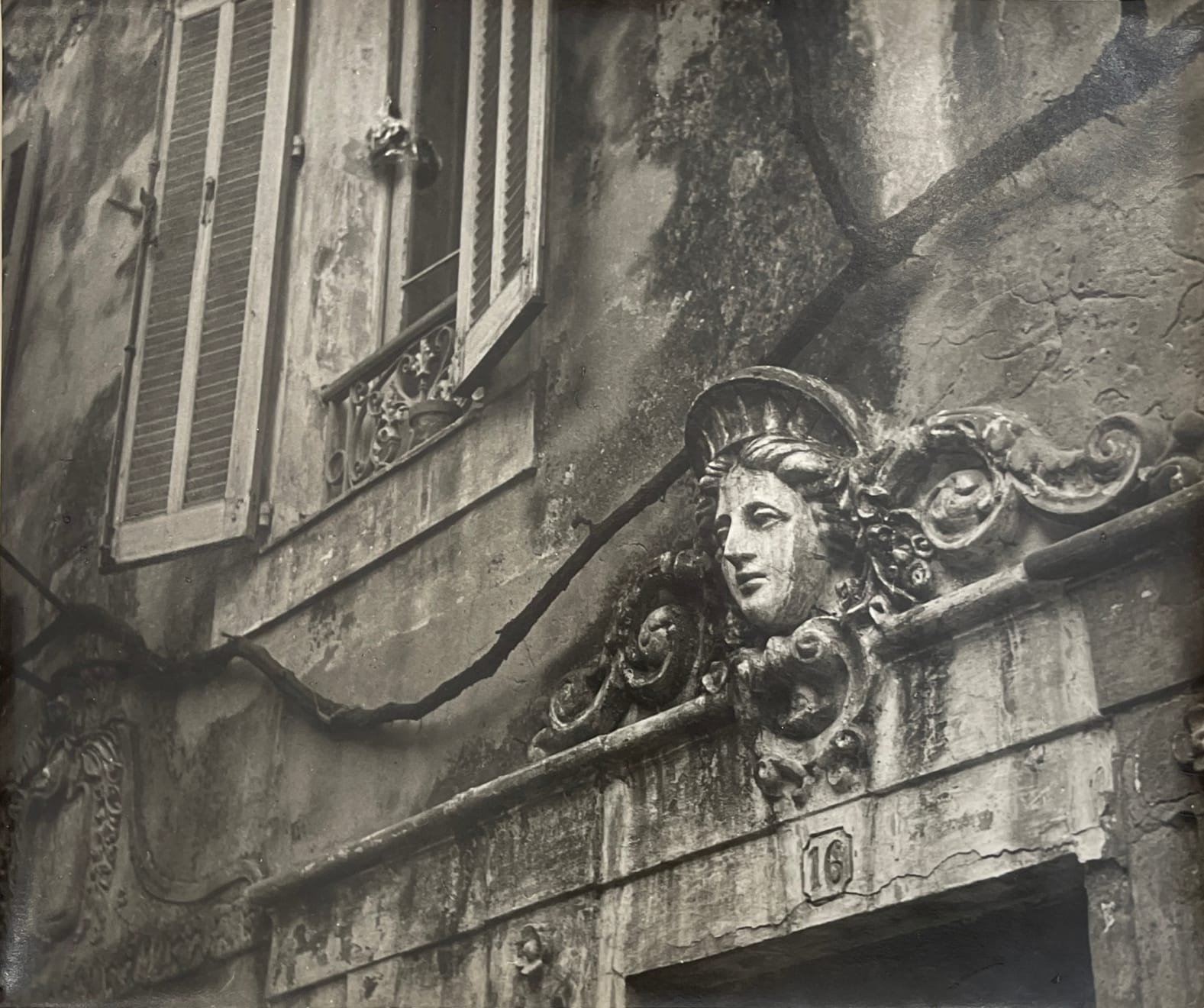 Edith Tudor-Hart, Untitled Façade , 1953