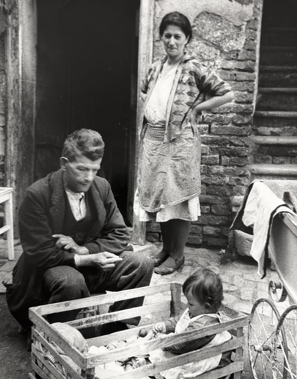 Edith Tudor-Hart, Unemployed Family, Vienna, 1930