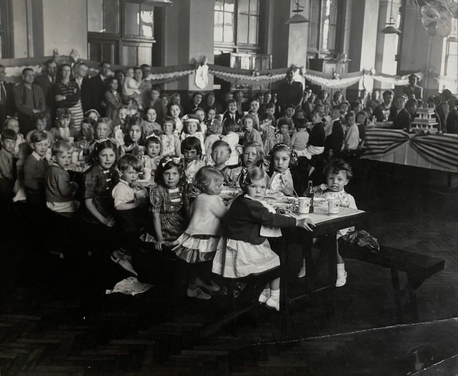 Nigel Henderson, Children's lunch 6, 1953
