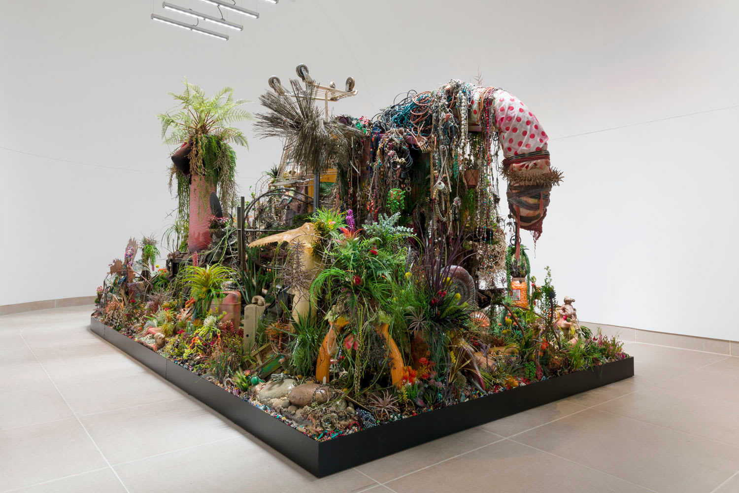 Max Hooper Schneider, Transfer Station, 2019