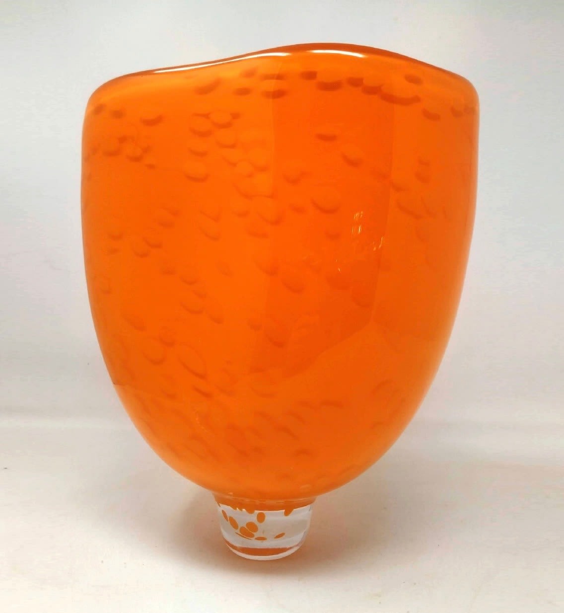 Ruth Mae Martin, Holding it all in , 2022