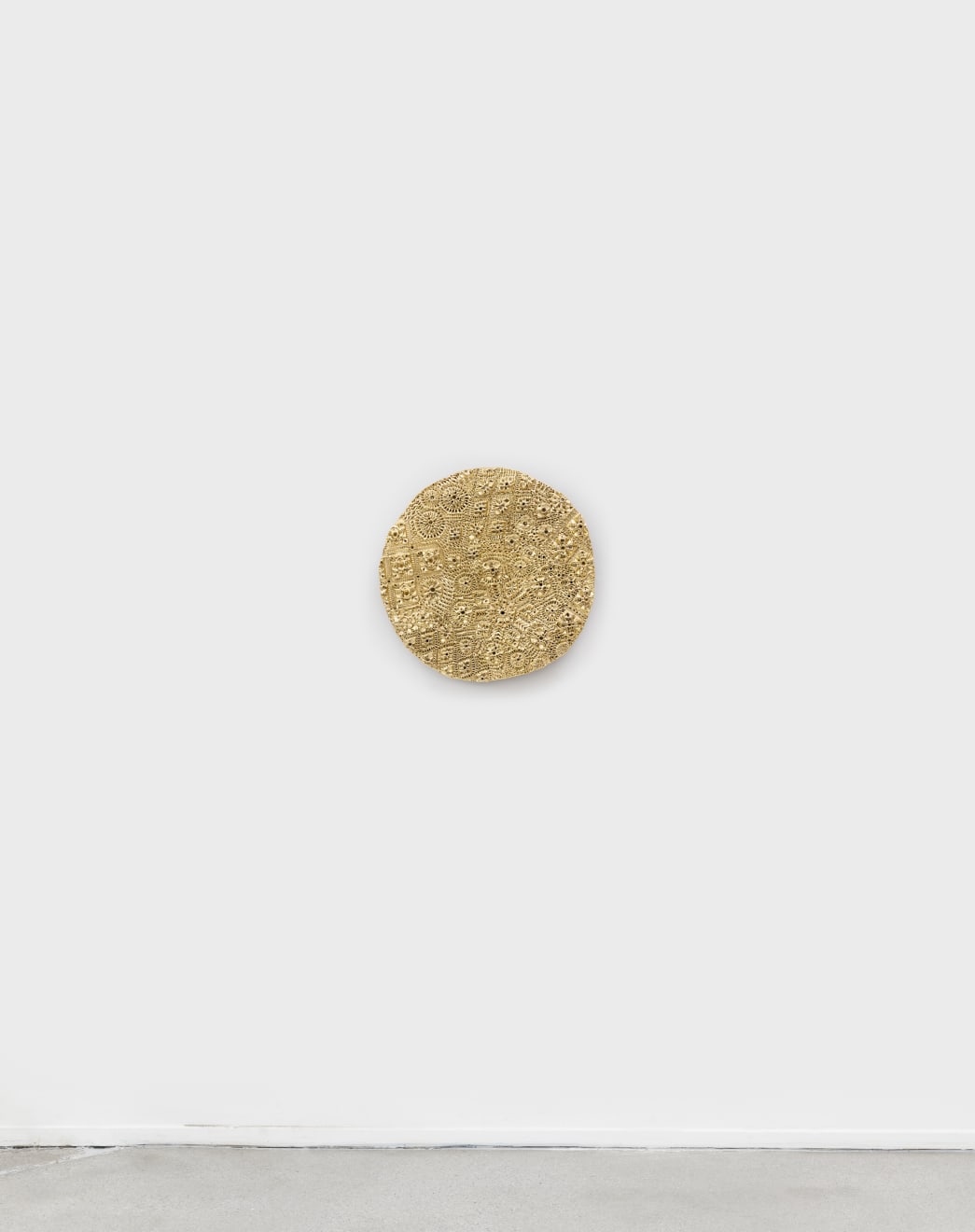 Pae White, Toing & Froing, Warm Gold, 2020