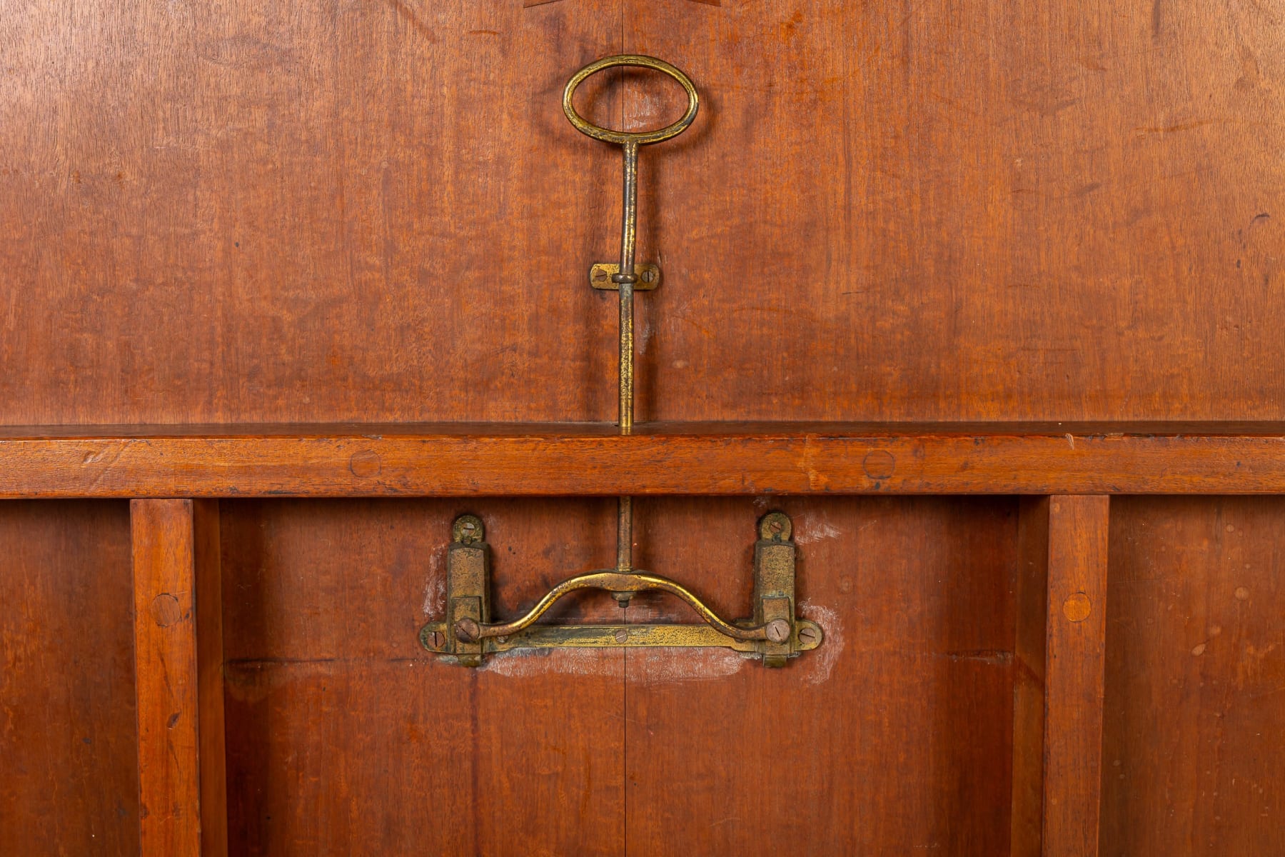 Large Scale 19th Century English Regency Mahogany Tilt Top Table