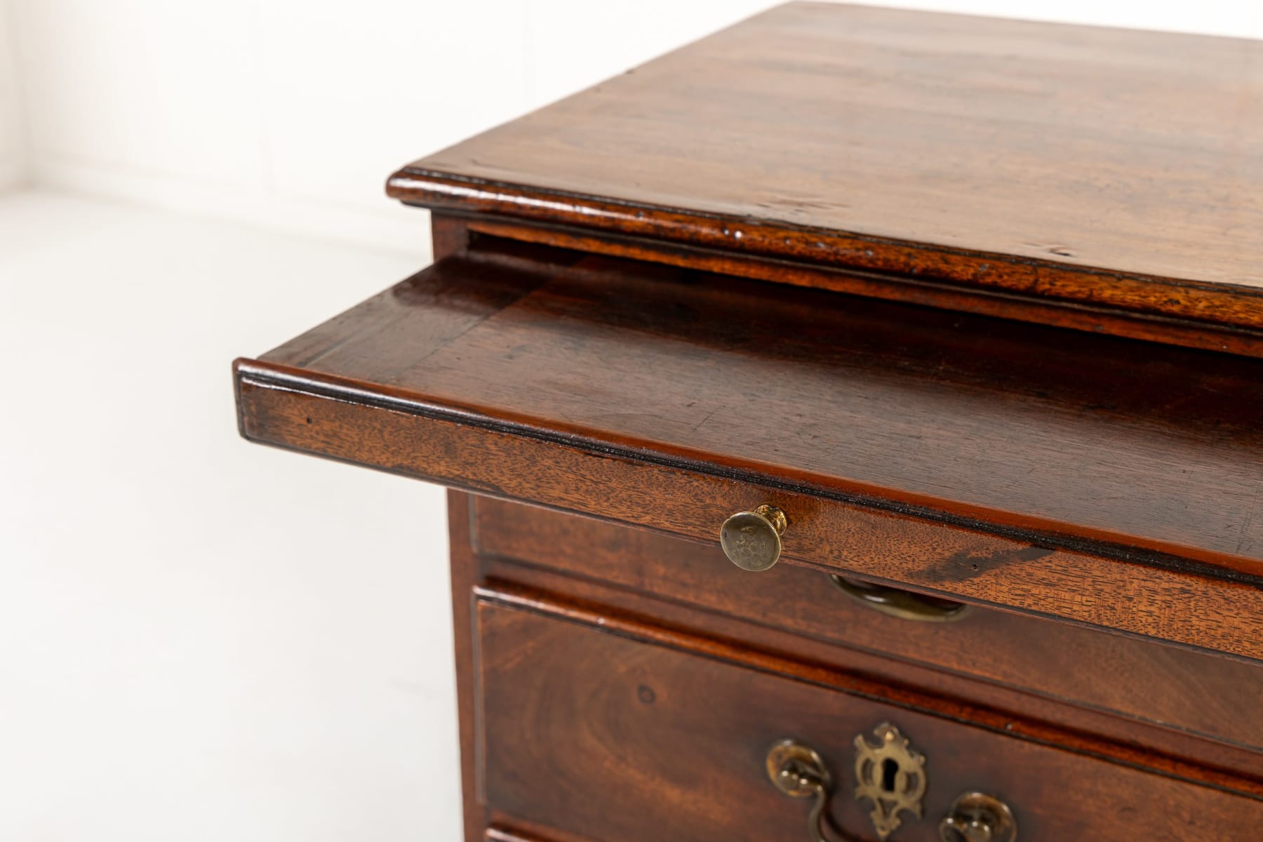 18th Century English George III Mahogany Chest of Drawers