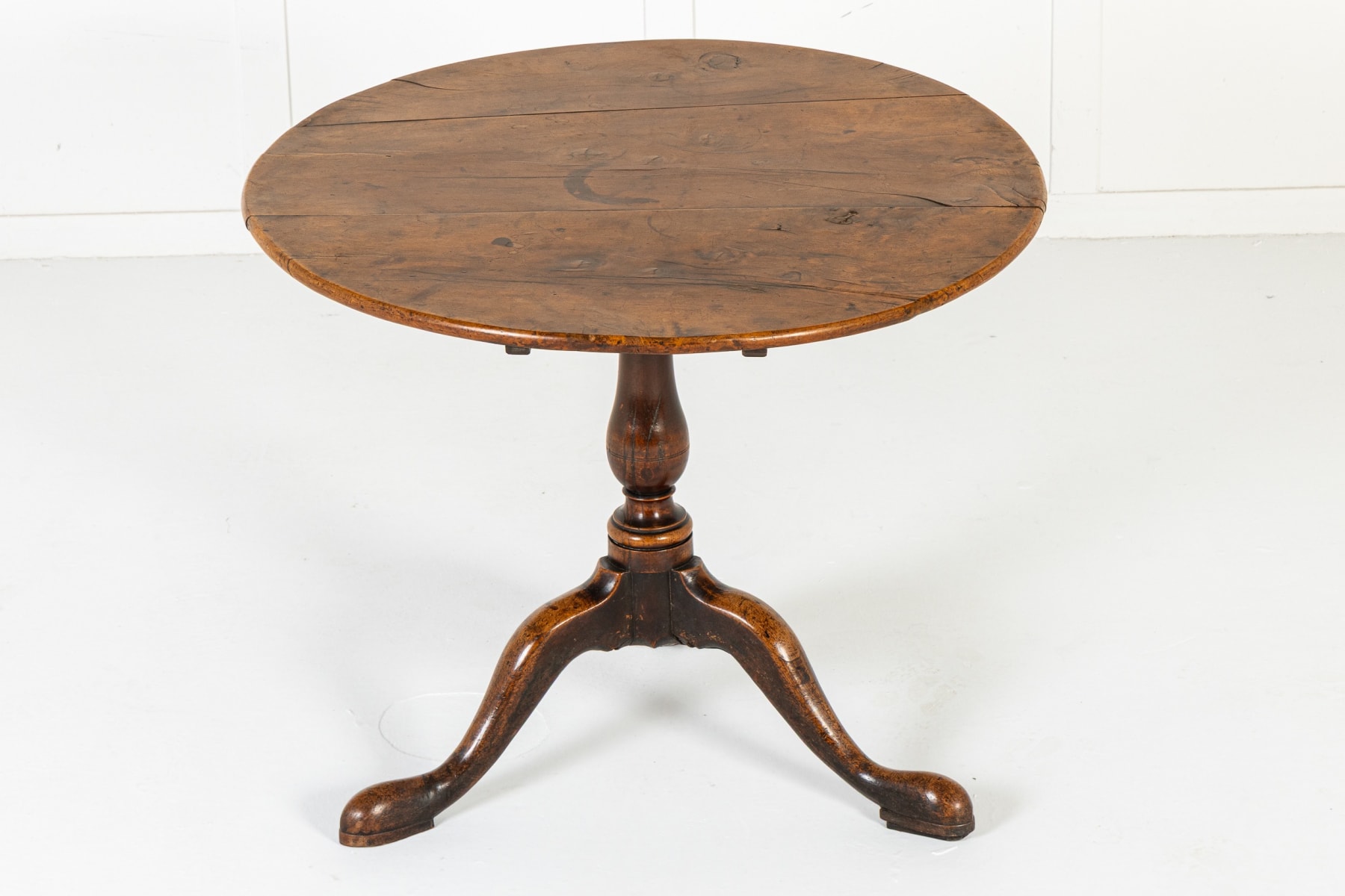Large Scale 18th Century English Elm Tripod Table