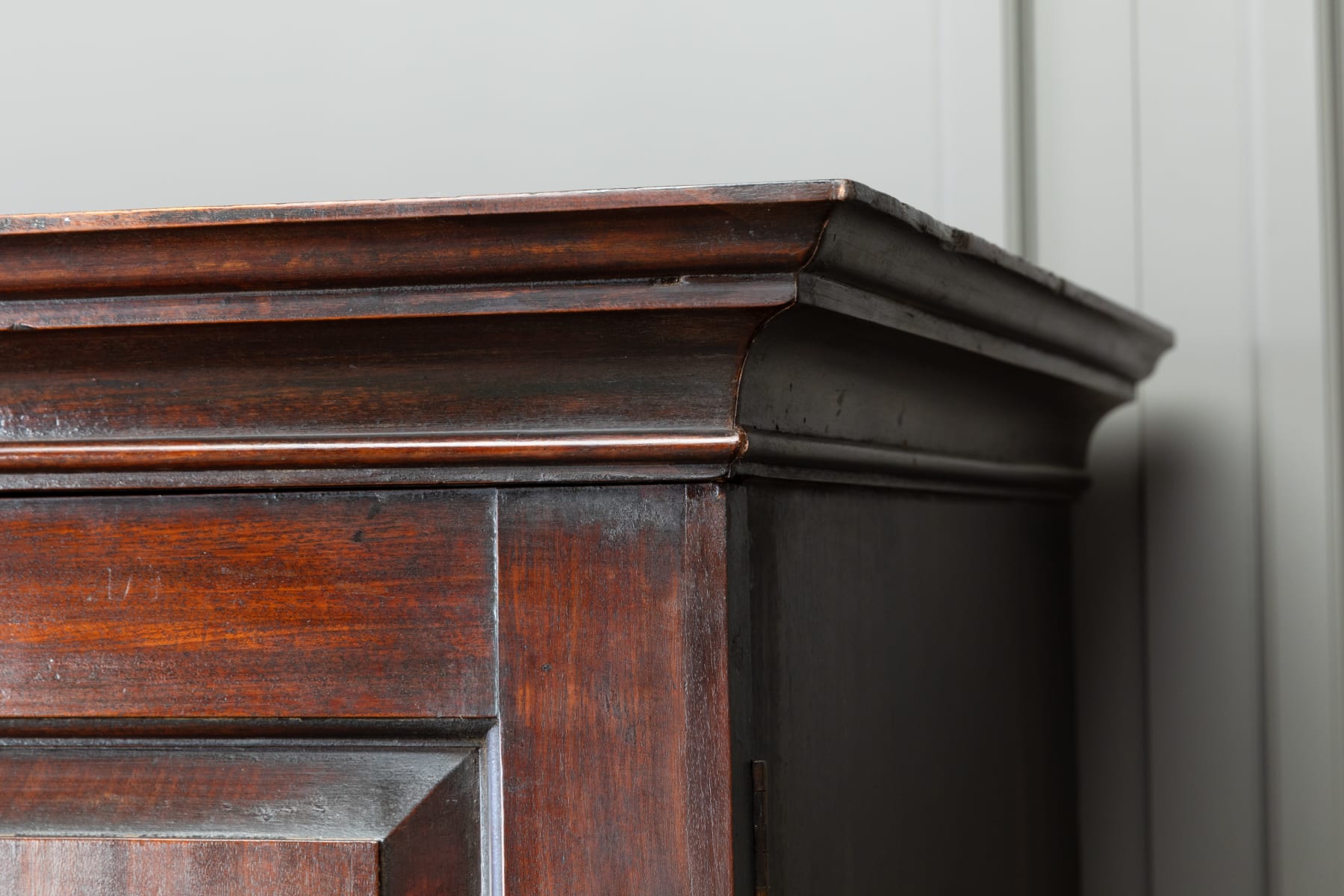 18th Century Georgian Mahogany Linen Press