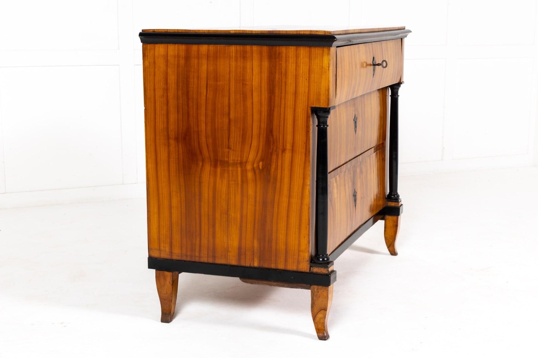 Biedermeier chest shop