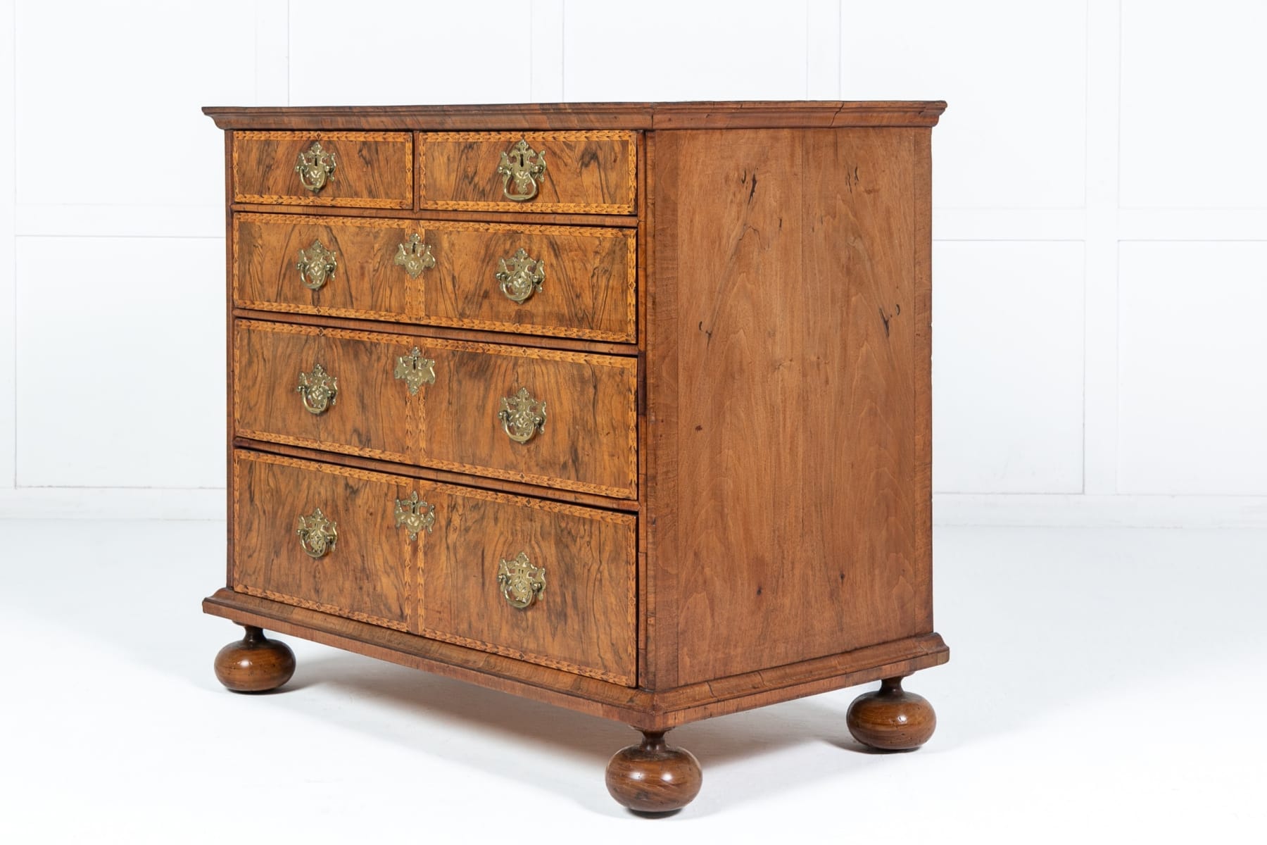 Early 18th Century Walnut Chest of Drawers
