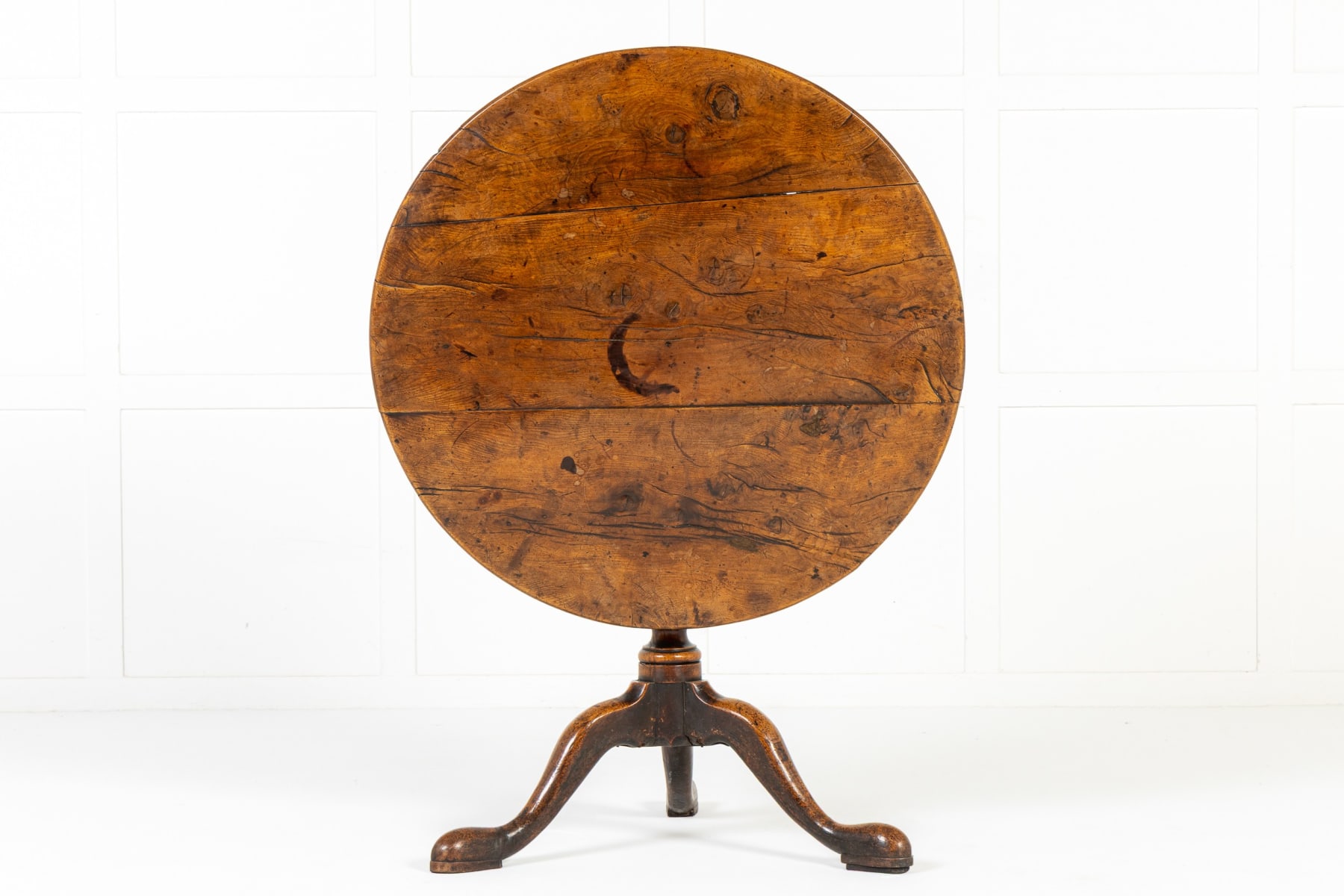Large Scale 18th Century English Elm Tripod Table