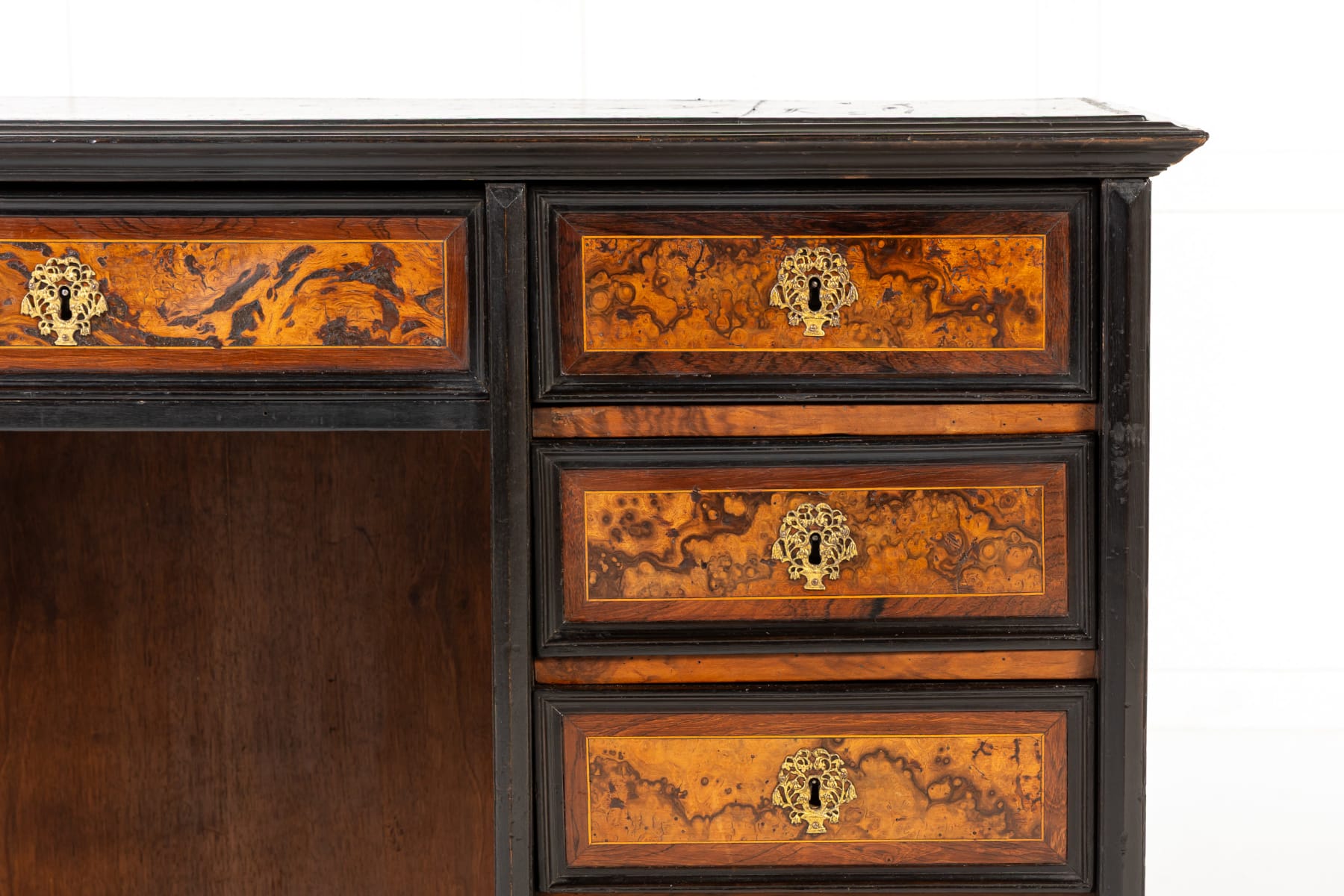 18th Century Italian Burr Mulberry Kneehole Desk