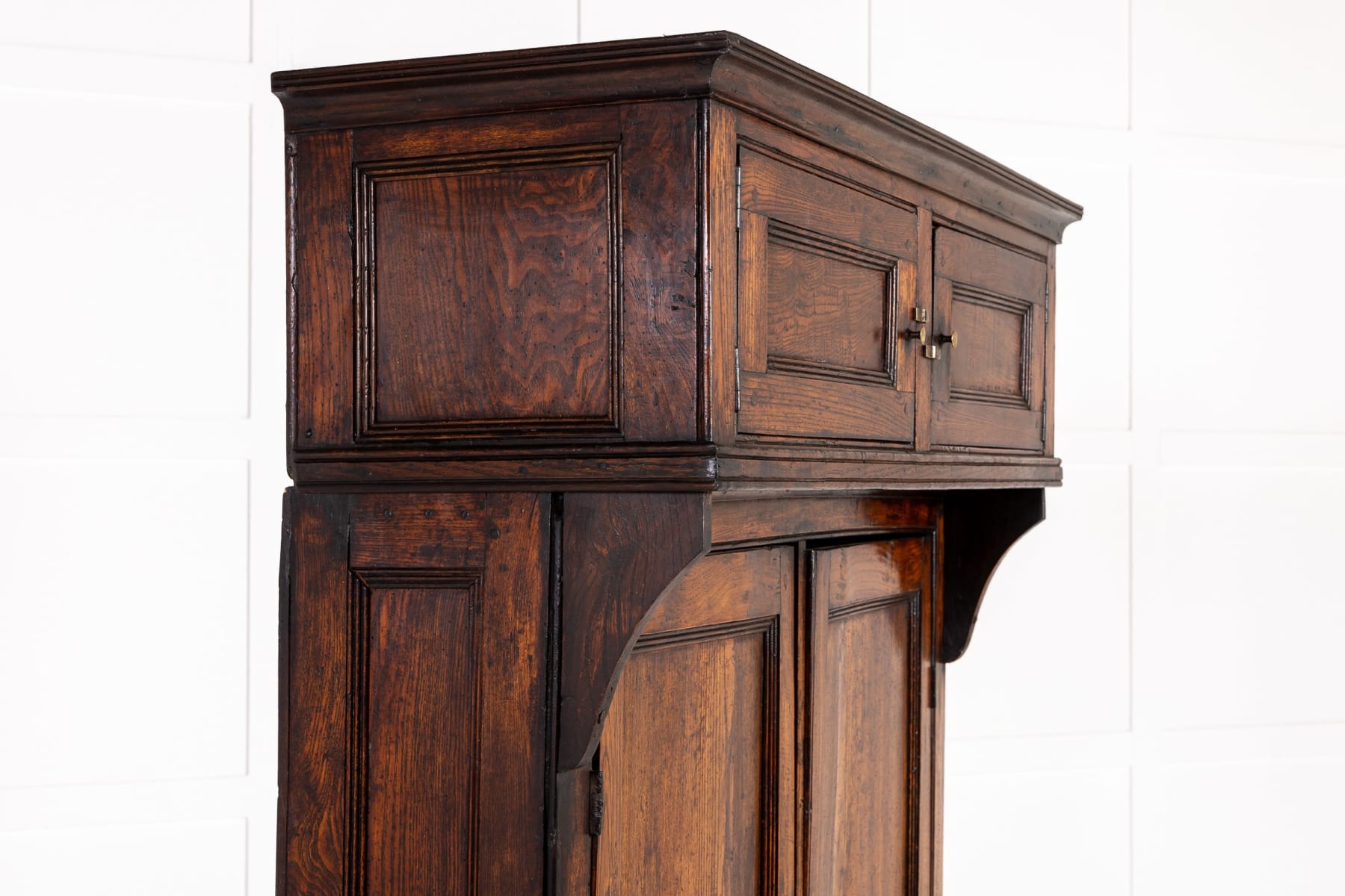 18th Century George III Elm Bacon Settle