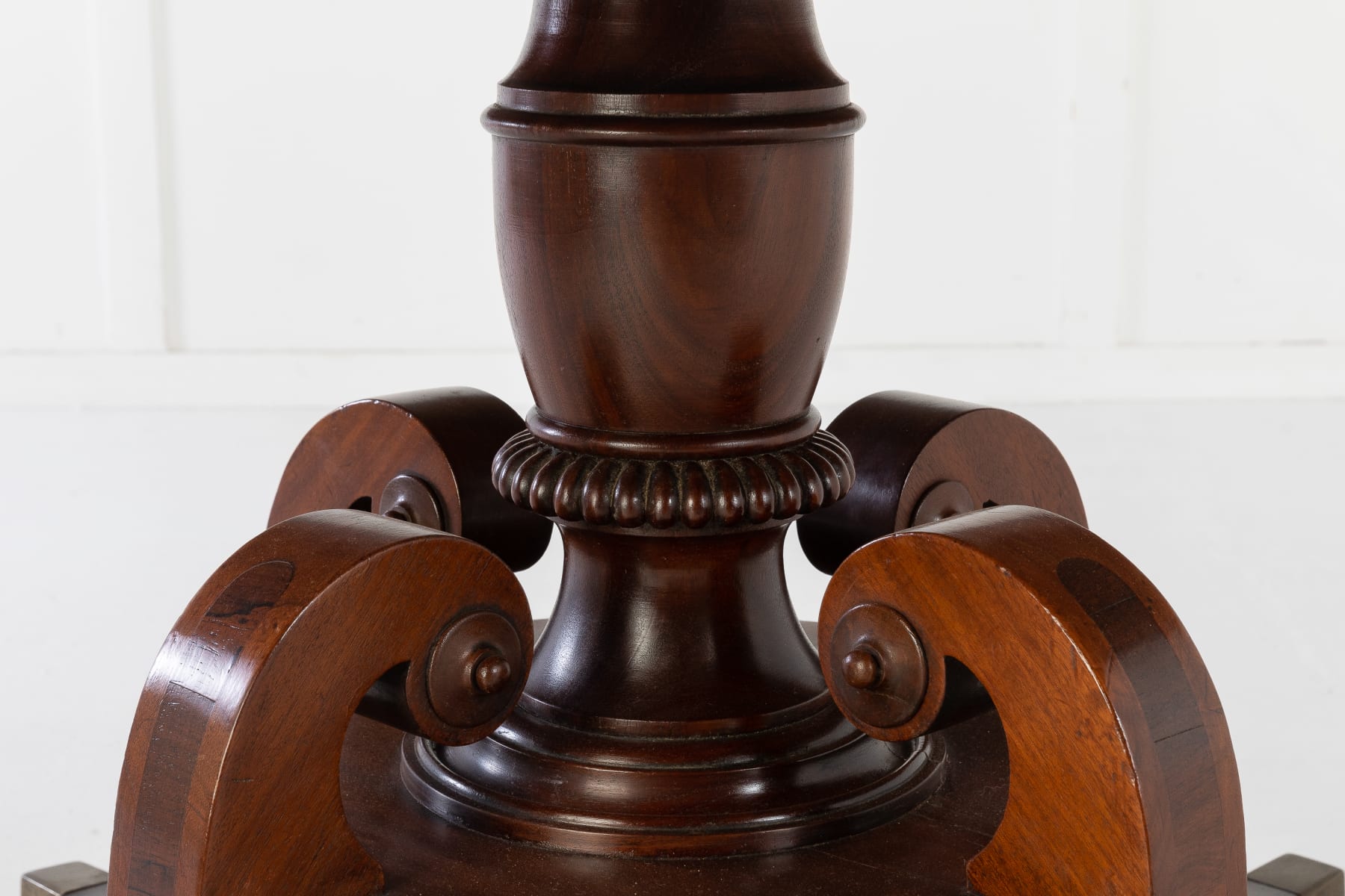 19th Century Regency Mahogany Large Circular Centre Table