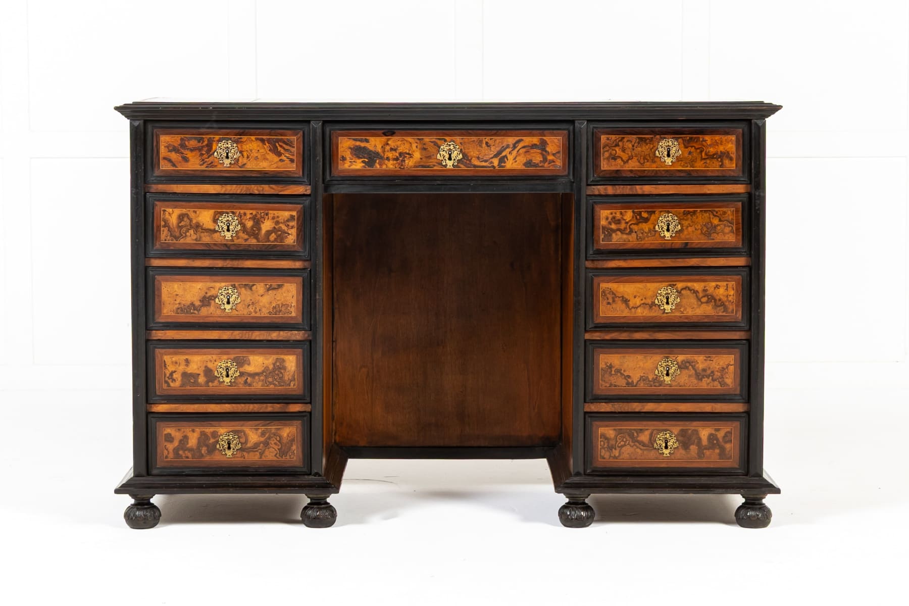18th Century Italian Burr Mulberry Kneehole Desk