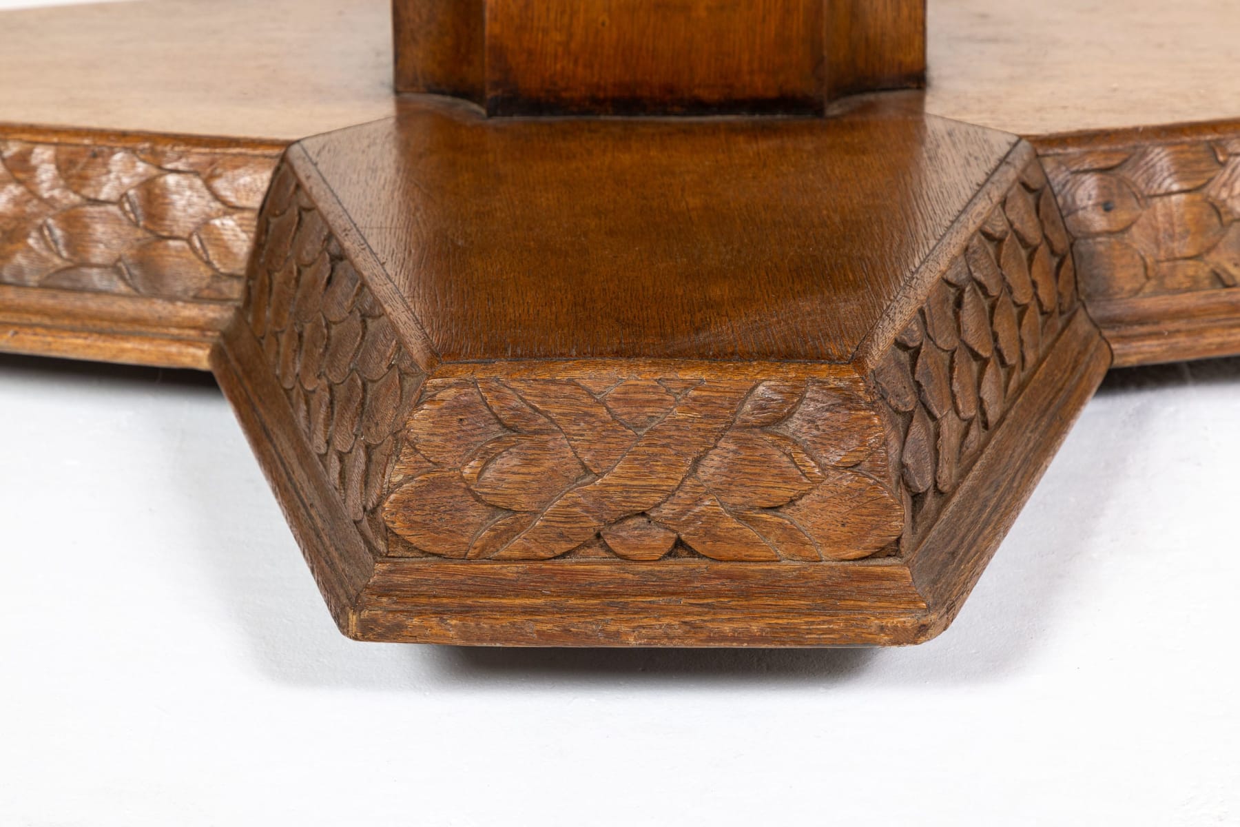 Large Mid-19th Century Celtic Revival Oak Octagonal Tilt Top Centre Table