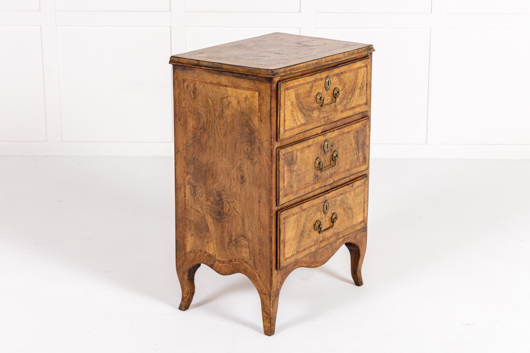 Pair of 18th Century Italian Walnut Small Chest of Drawers/Bedside Cabinets