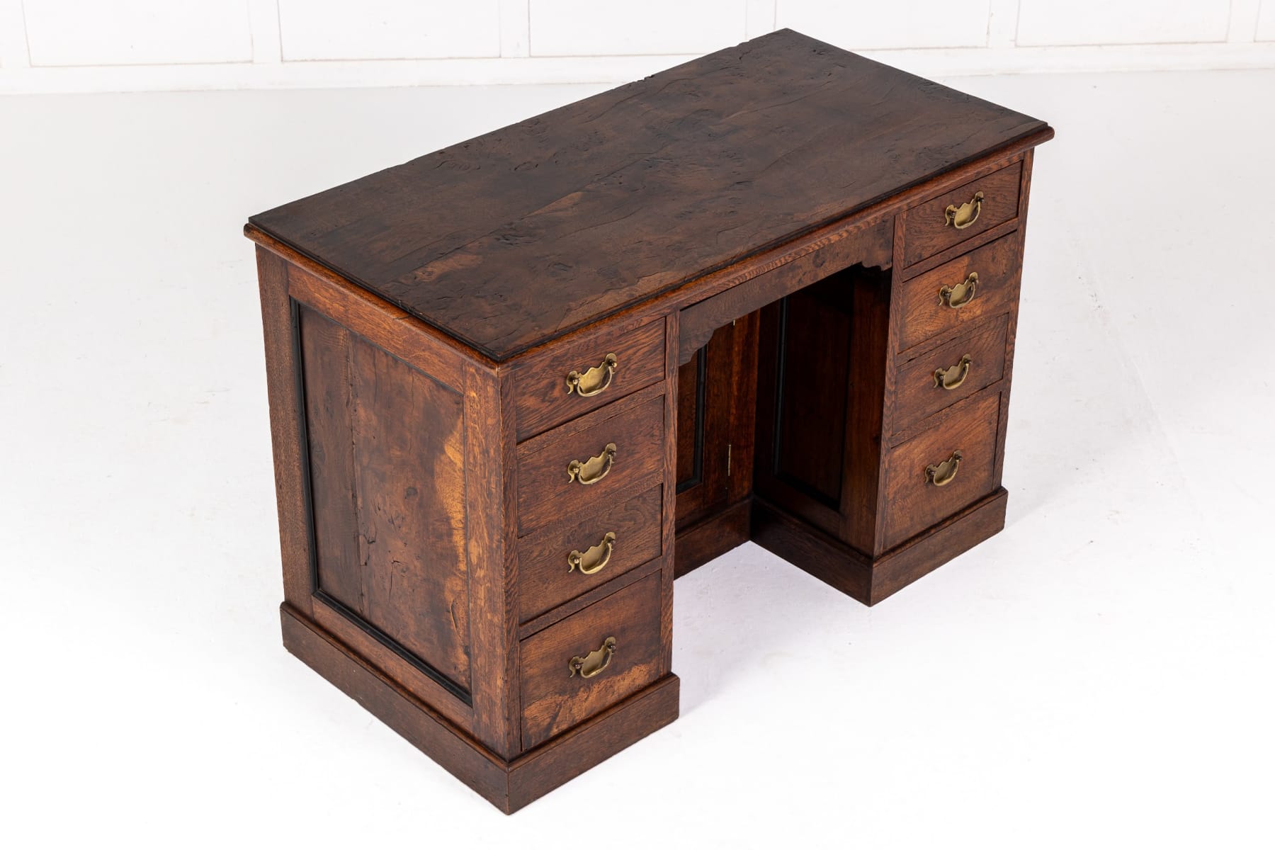 19th Century English Burr Oak Pedestal Kneehole Desk