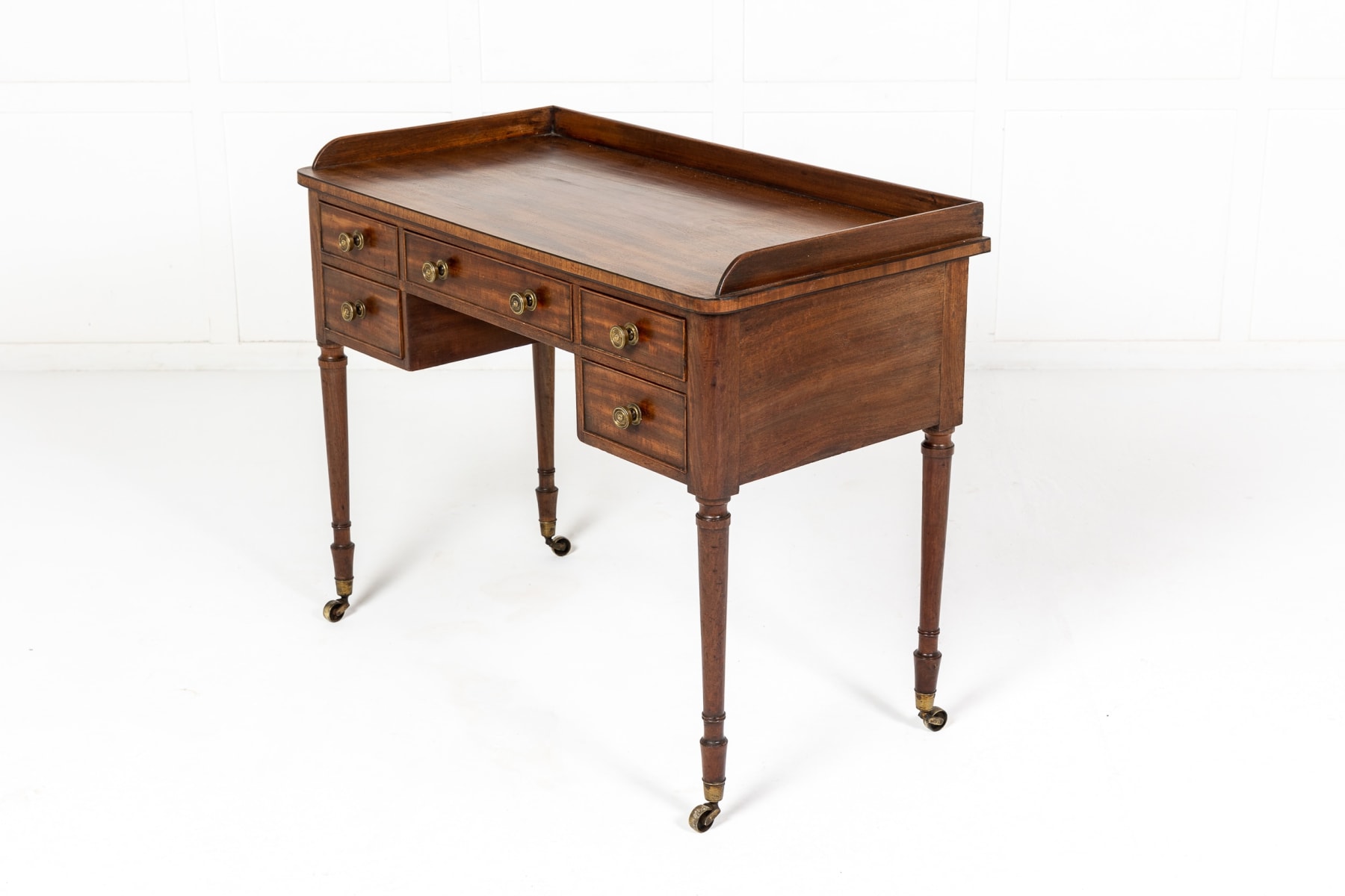 19th Century English Regency Mahogany Dressing Table/Desk (in the manner of 'Gillows')