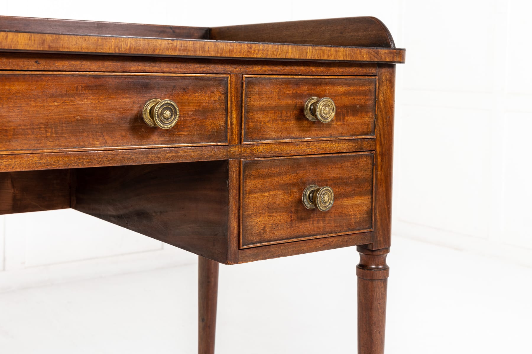 19th Century English Regency Mahogany Dressing Table/Desk (in the manner of 'Gillows')