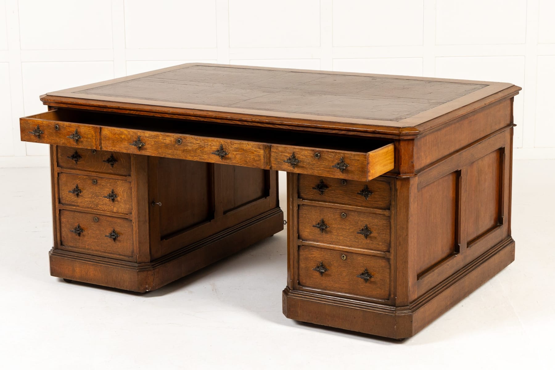 Large 19th Century English Oak Partners Desk