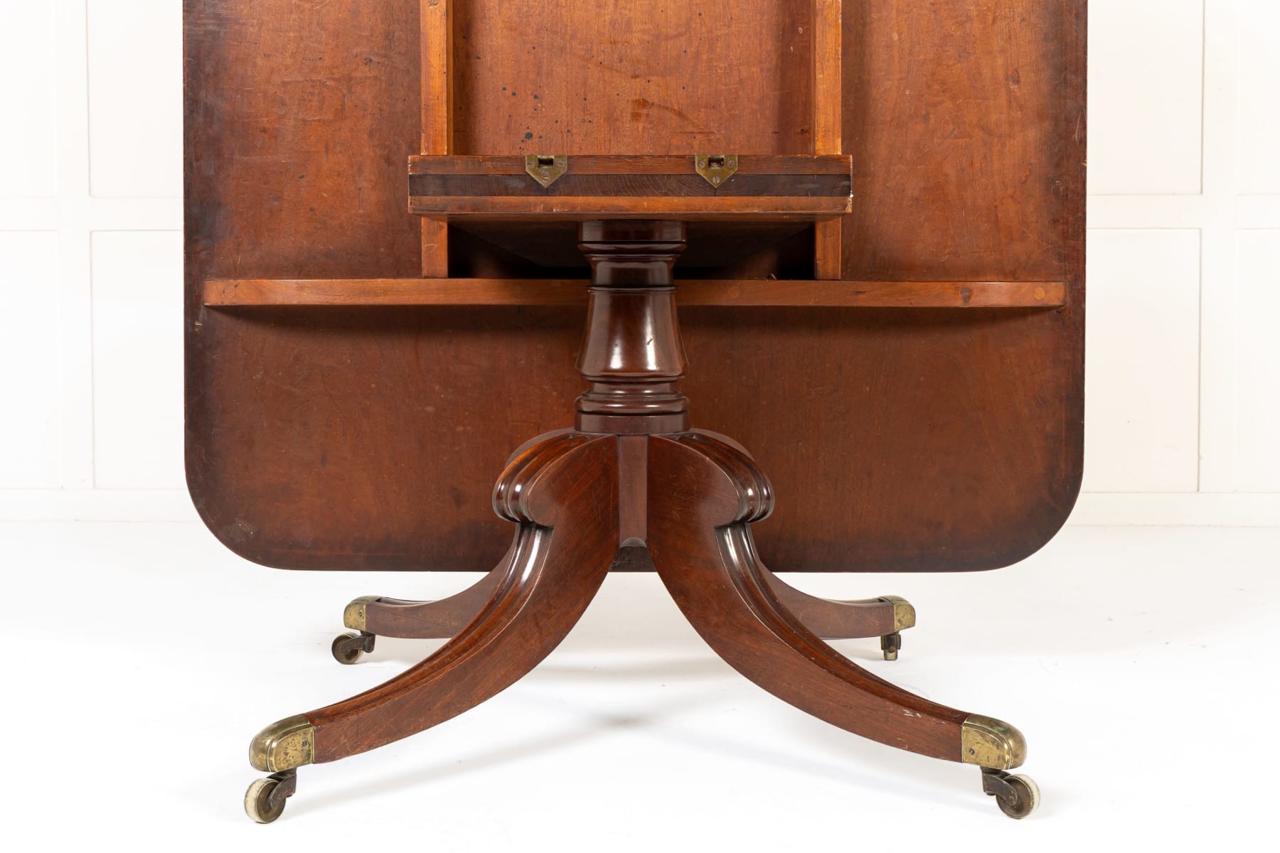 Large Scale 19th Century English Regency Mahogany Tilt Top Table