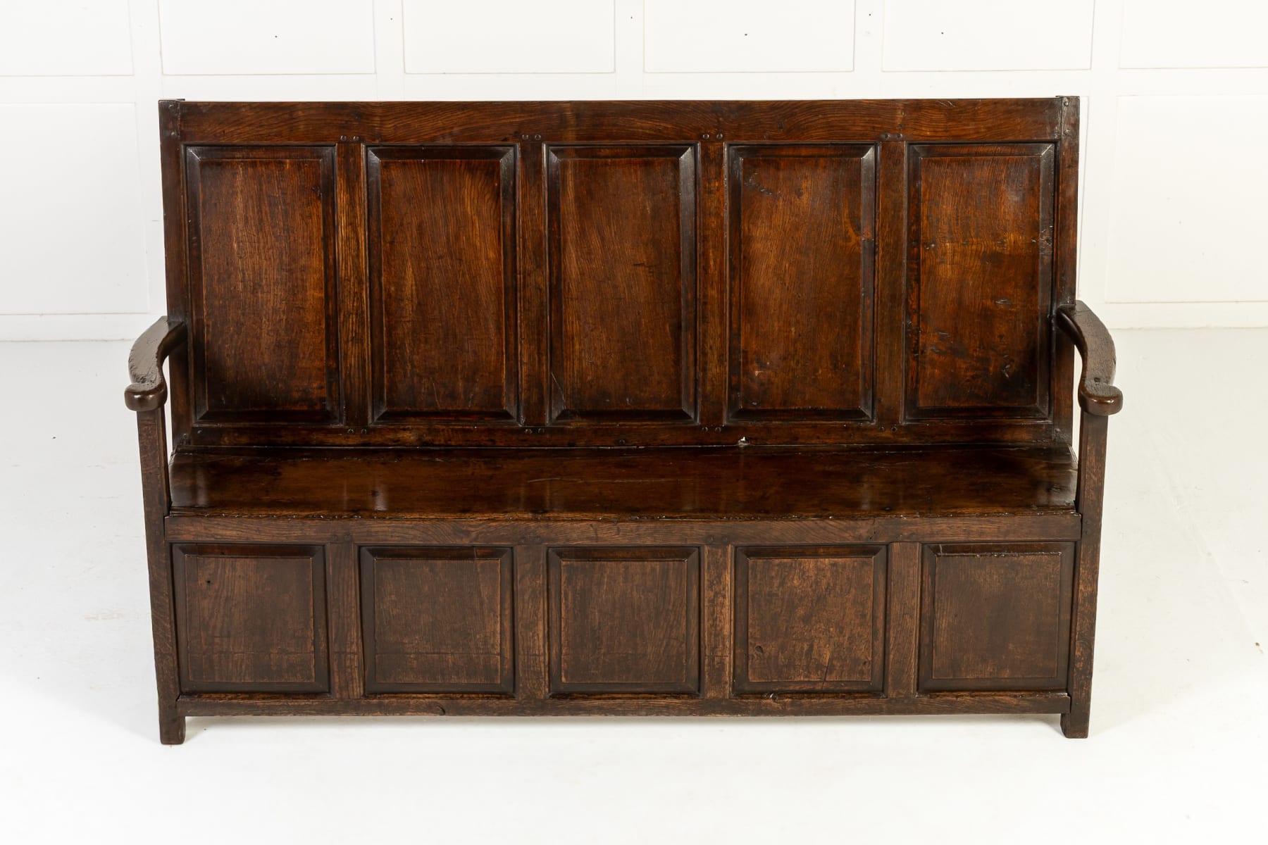 18th Century English Oak Settle