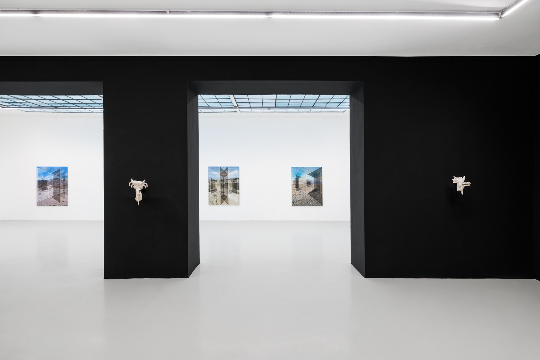 Rodrigo Valenzuela, Installation View: 'MUECAS', Galerie Kandlhofer, Vienna, 2025