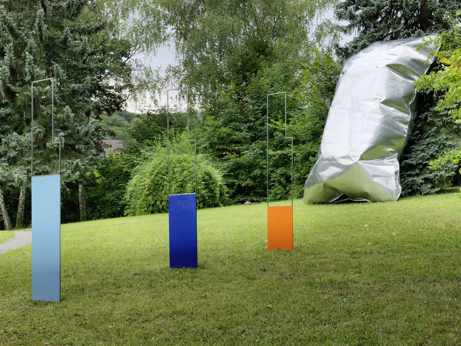 Sculpture Garden, Installation view: Amy Stephens & Hans Kupelwieser, 2019
