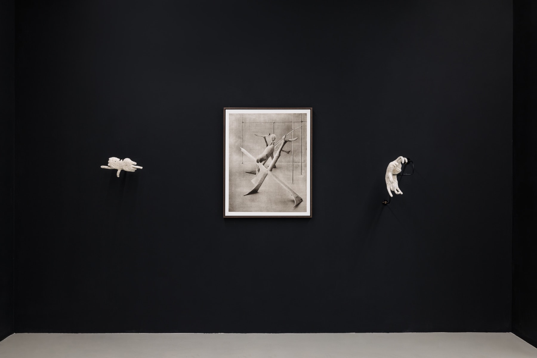 Rodrigo Valenzuela, Installation View: 'MUECAS', Galerie Kandlhofer, Vienna, 2025