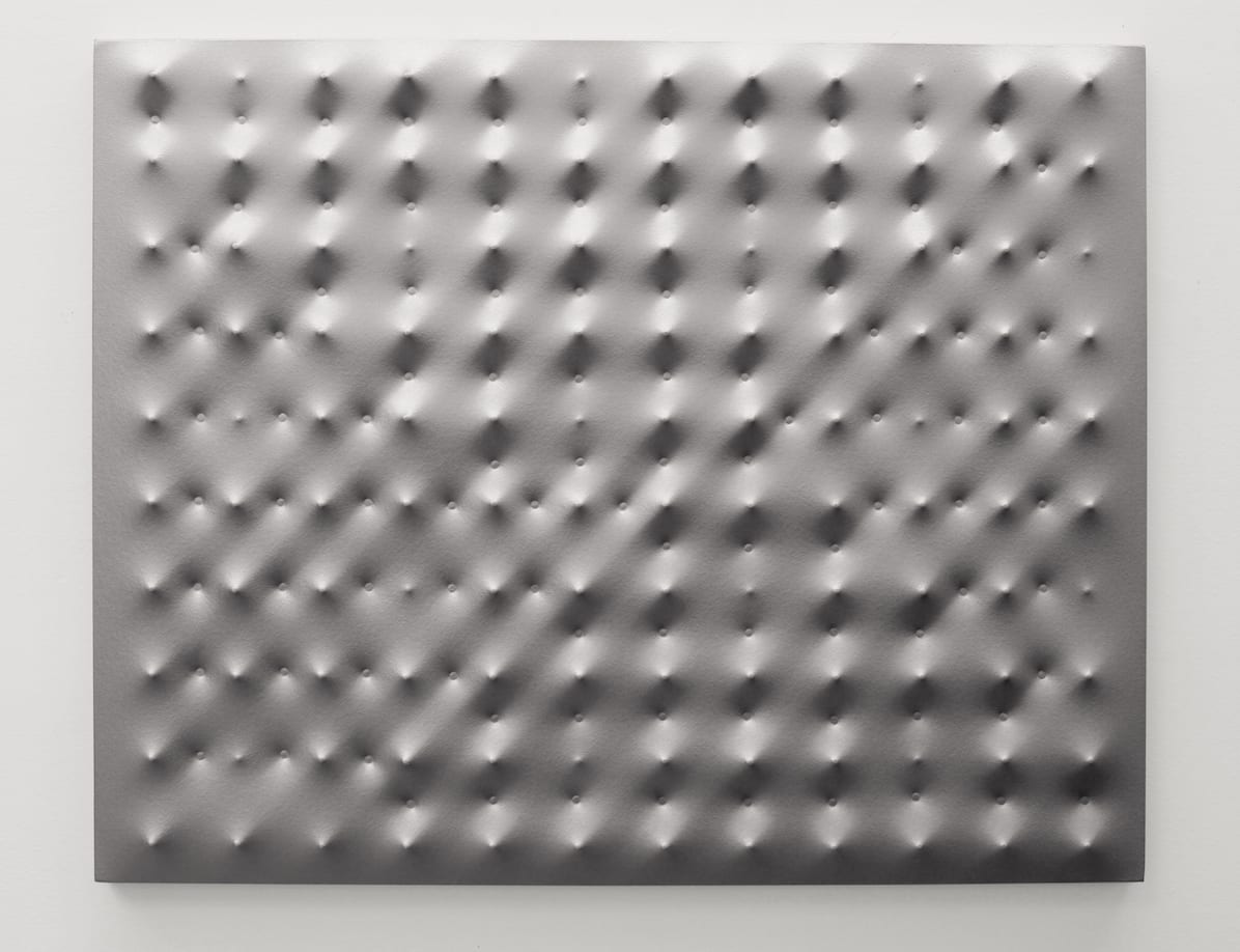 Enrico Castellani, Superficie argento, 2013