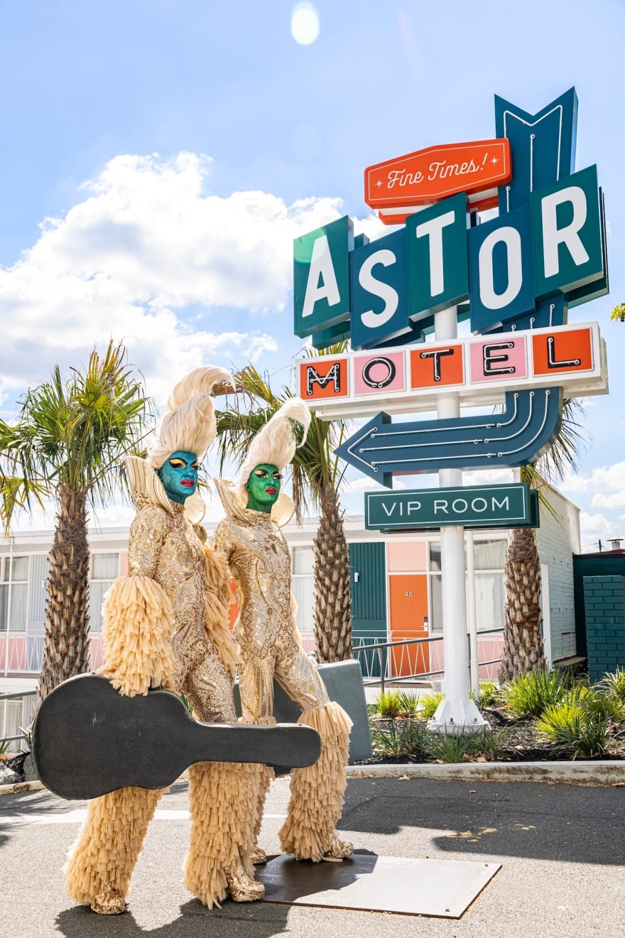 The Huxleys, Love Me Slender, 2022