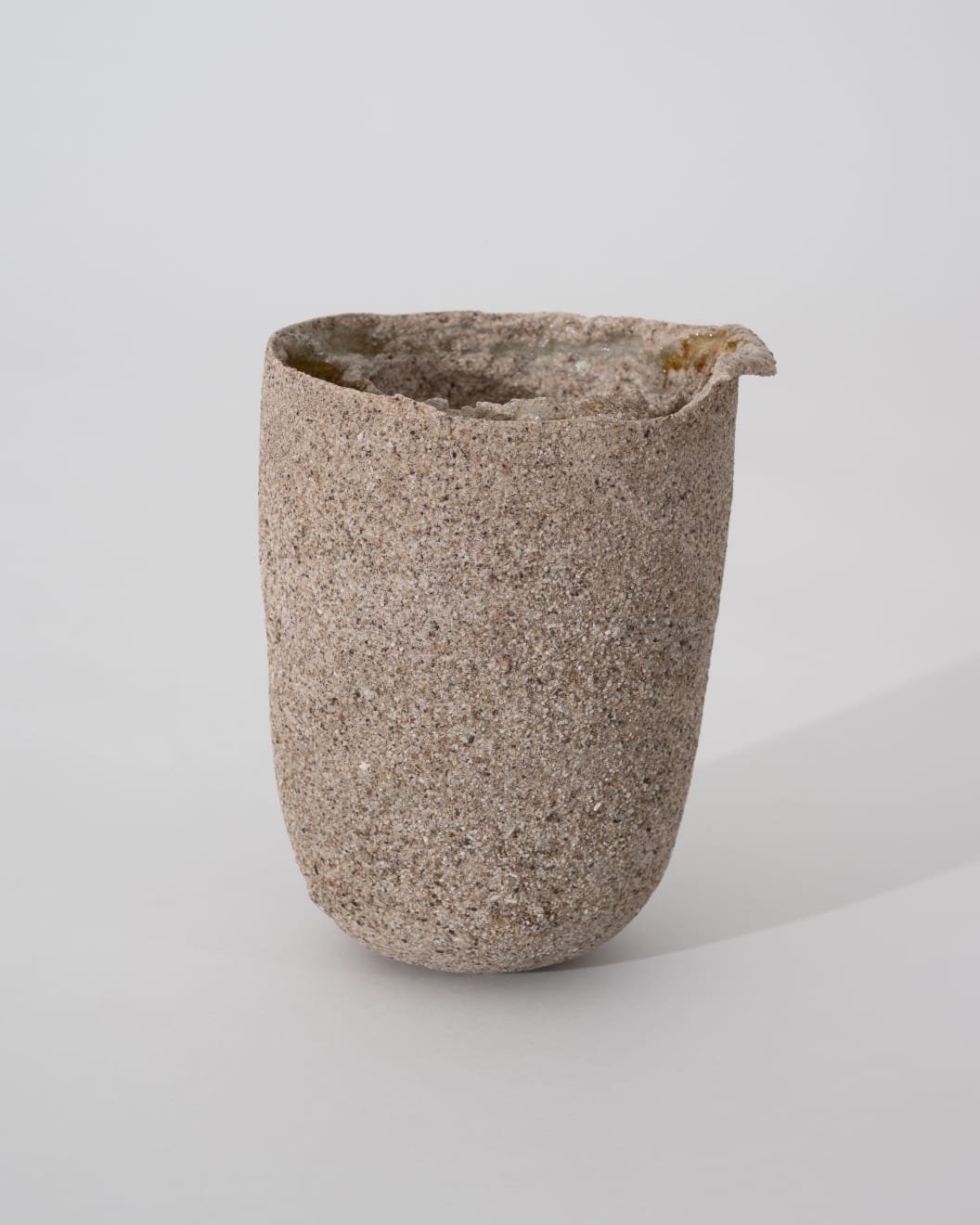 Masaomi Yasunaga, 砕 / crumbling, 2019